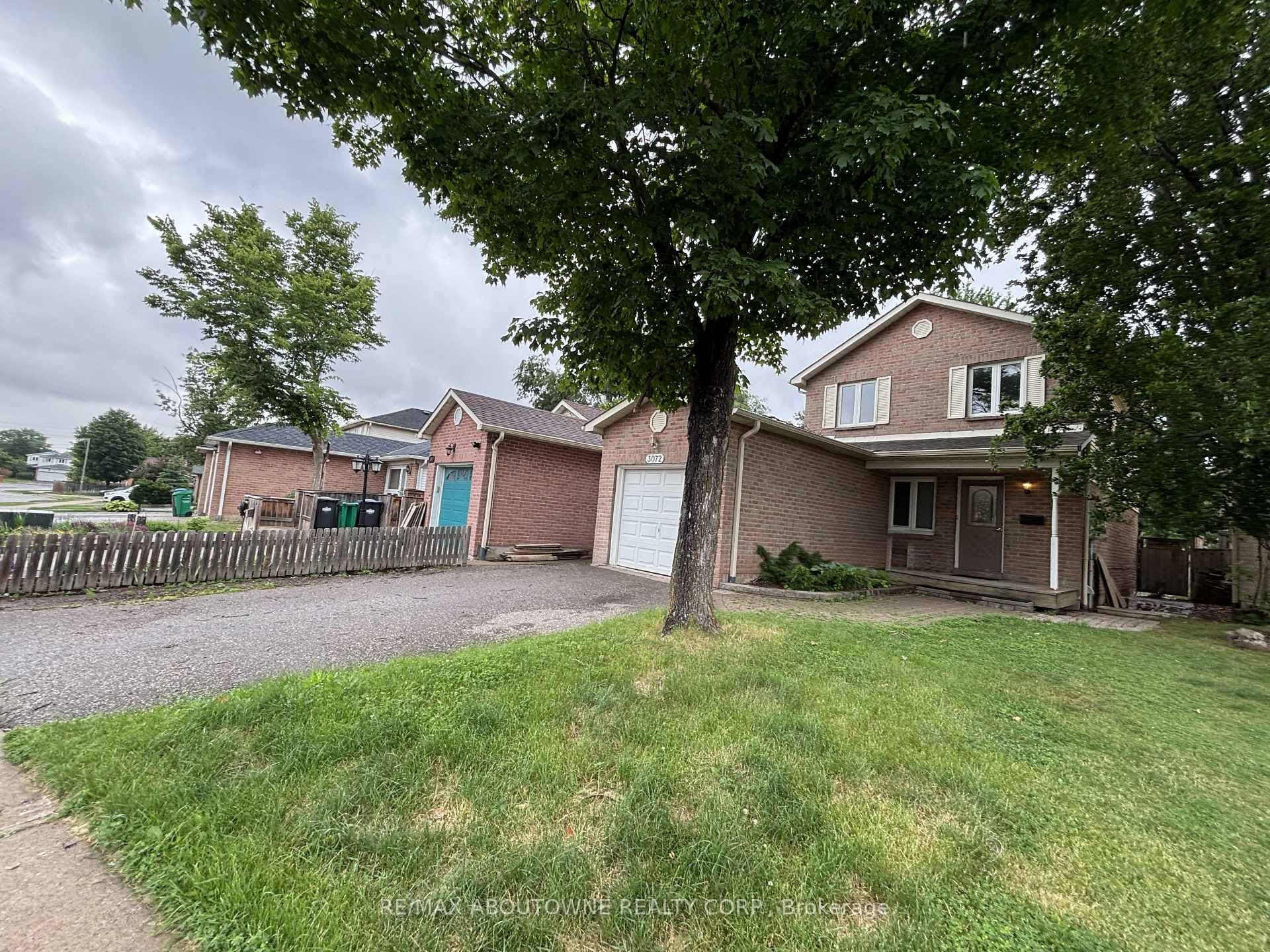 3072 Patrick Crescent photo 2