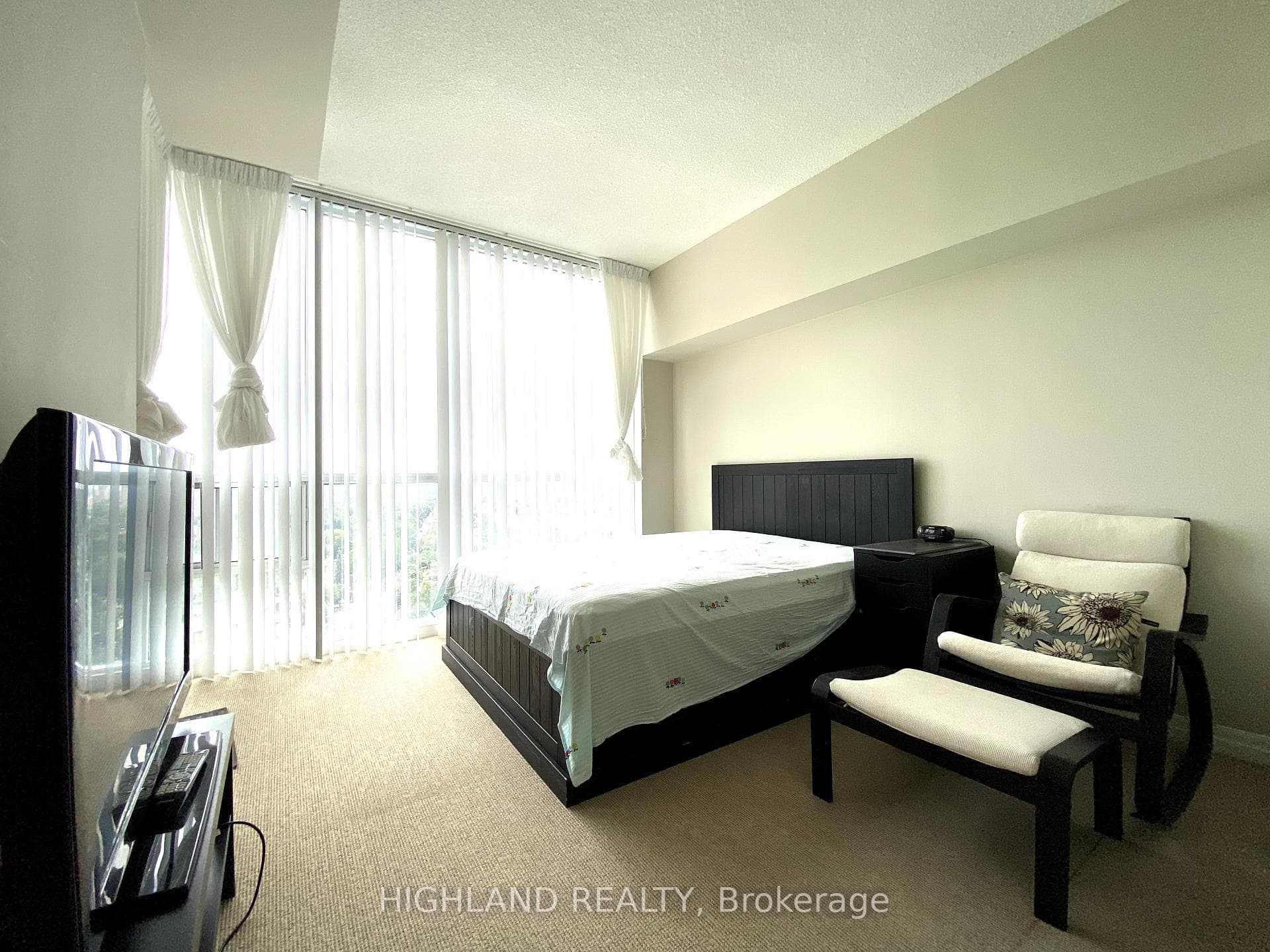223 Webb Drive Unit 1404 photo 9