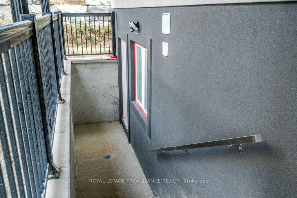 550 Brealey Drive Unit 18 photo 47