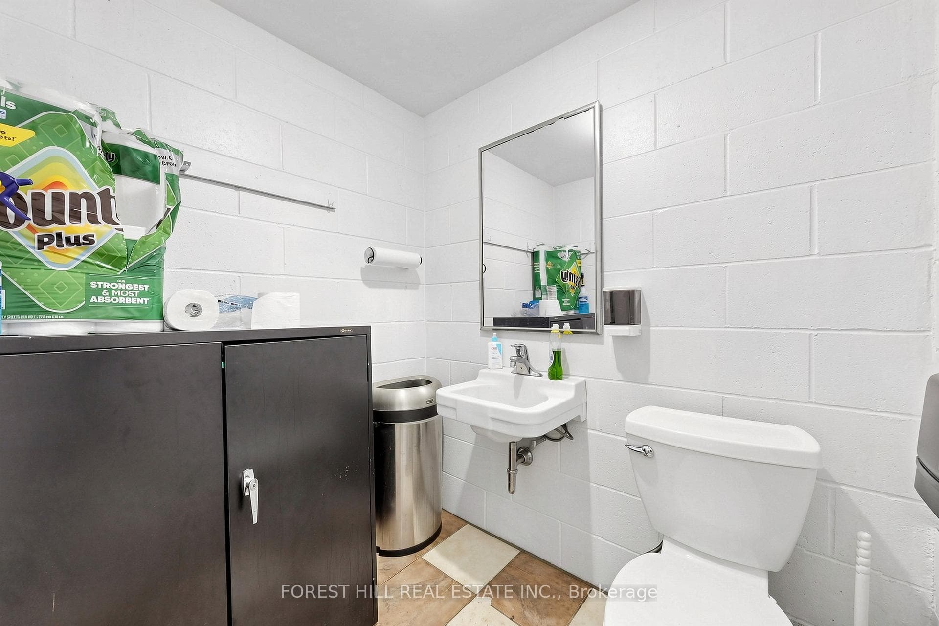 1502 Speers Road photo 18