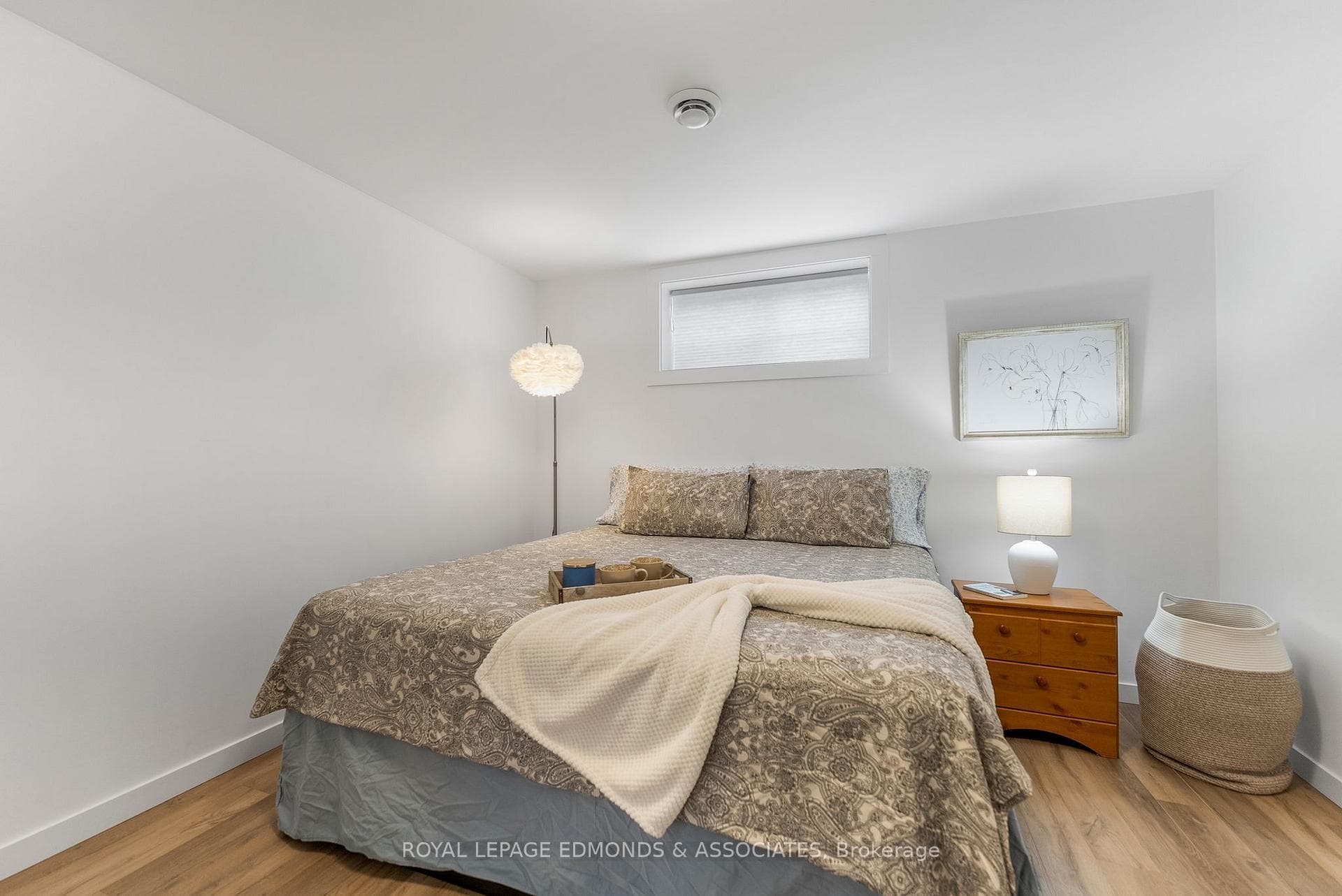 669 Fairview Avenue photo 26