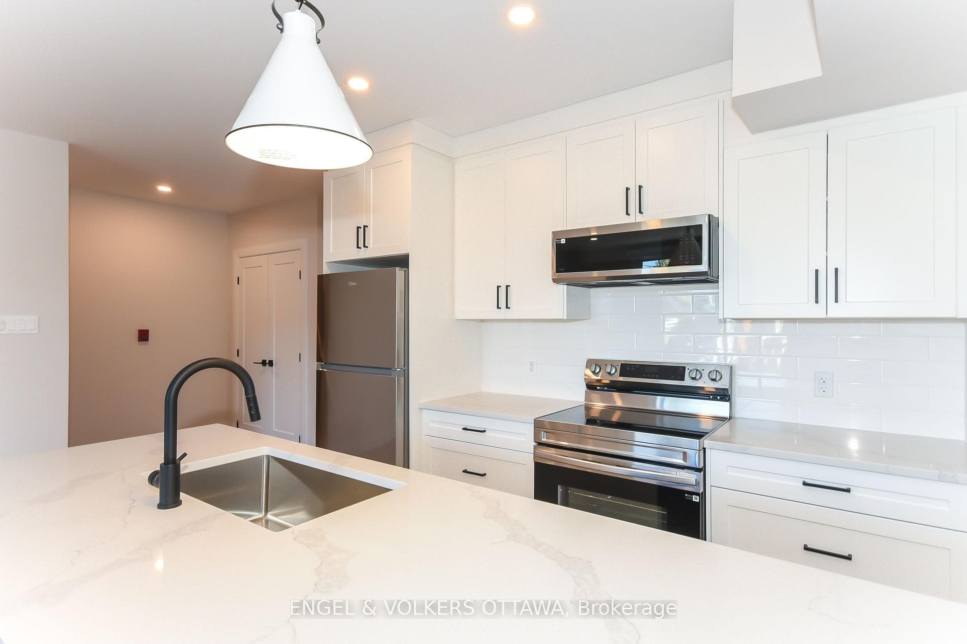 35 Monk Street Unit 6 photo 5