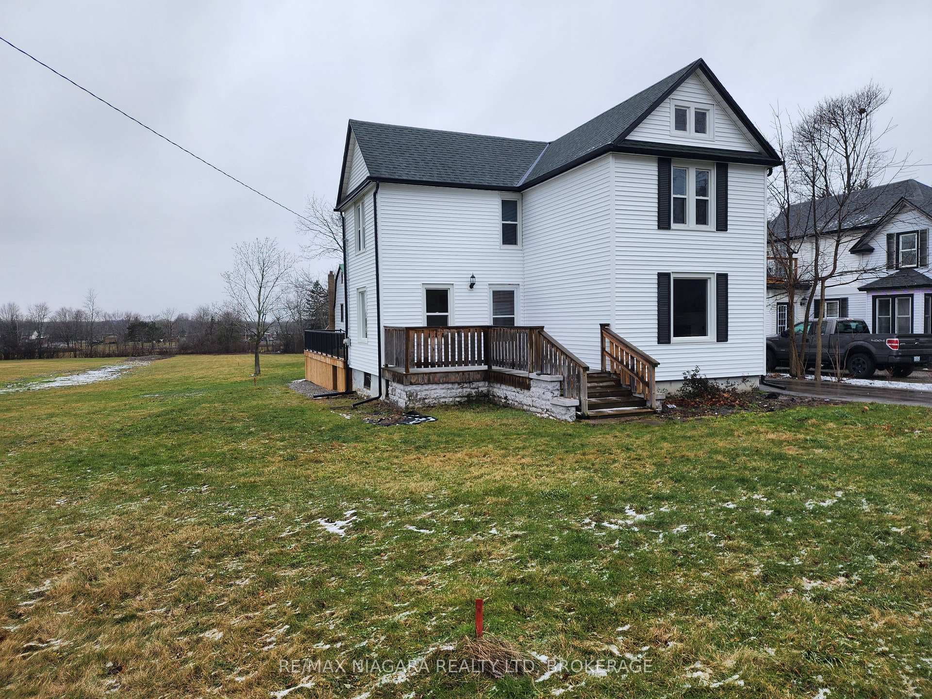 549 Ridge Rd - FOR LEASE