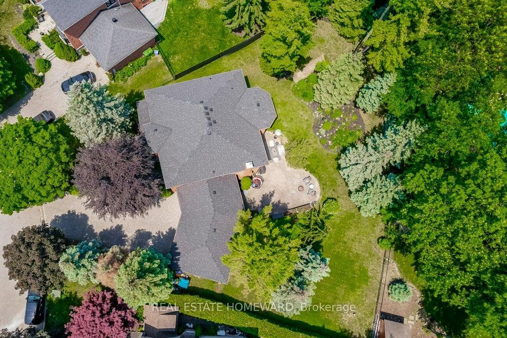 98 Woodview Drive photo 43