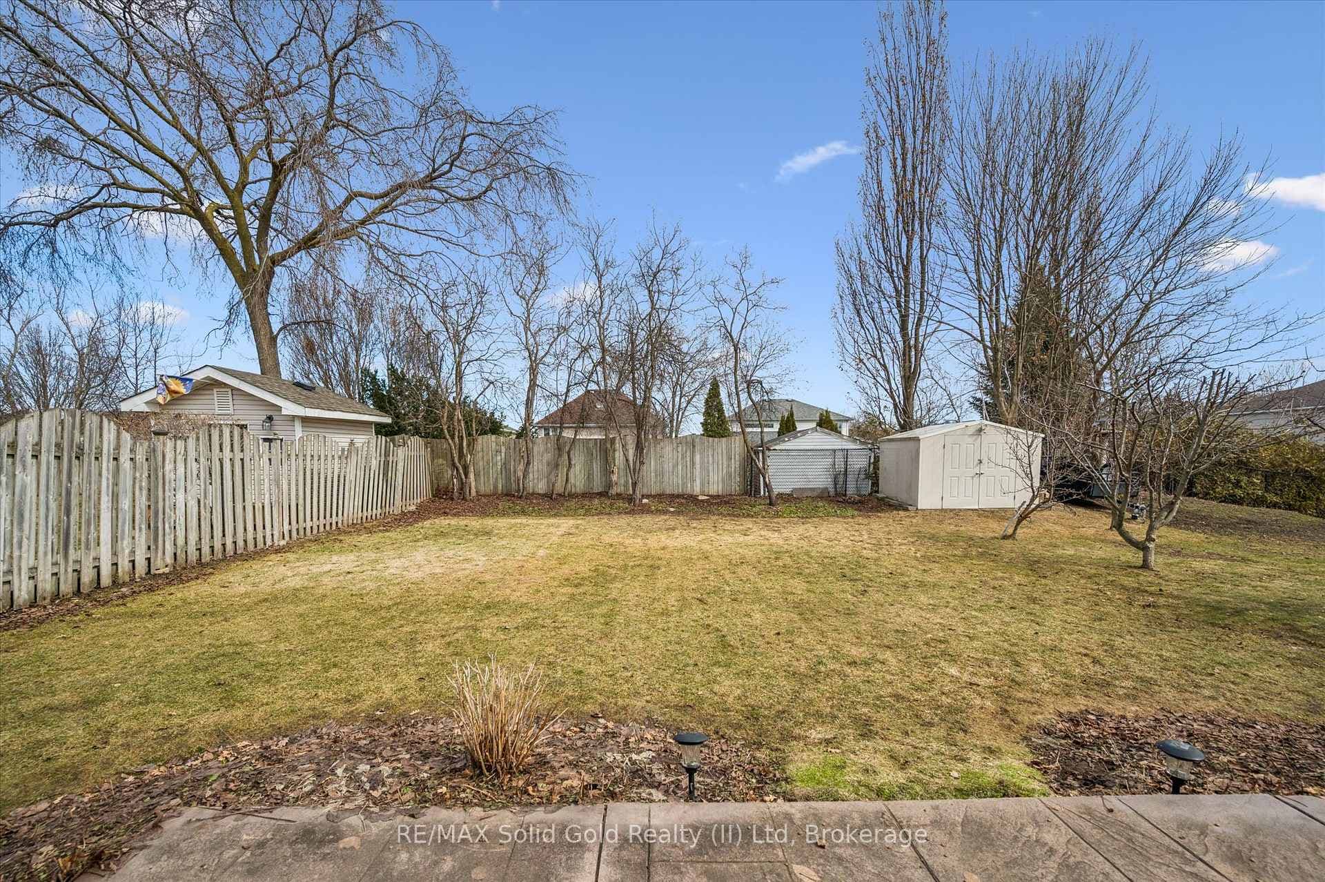 6 Keller Crescent photo 35