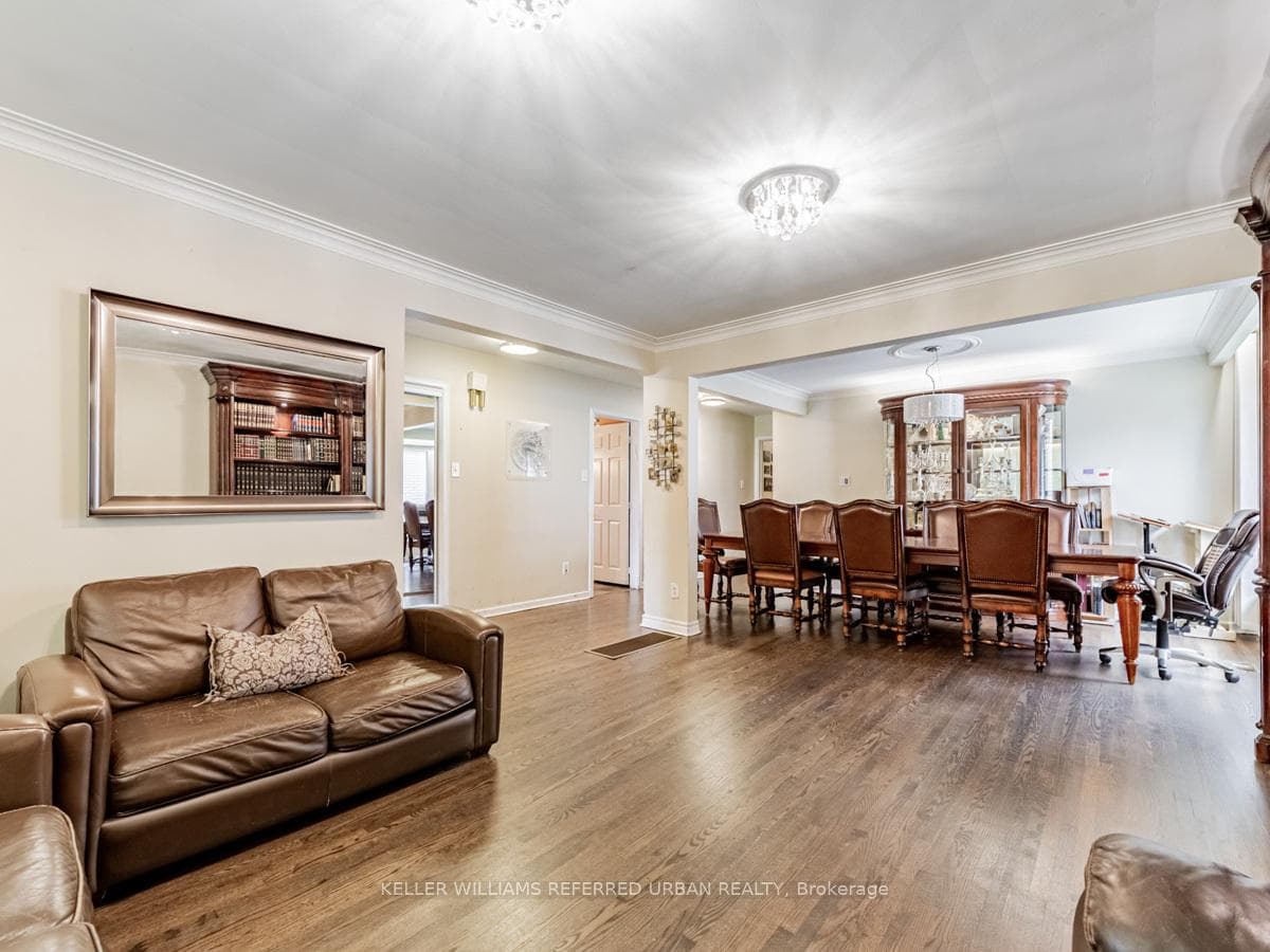 137 Shelborne Avenue photo 5