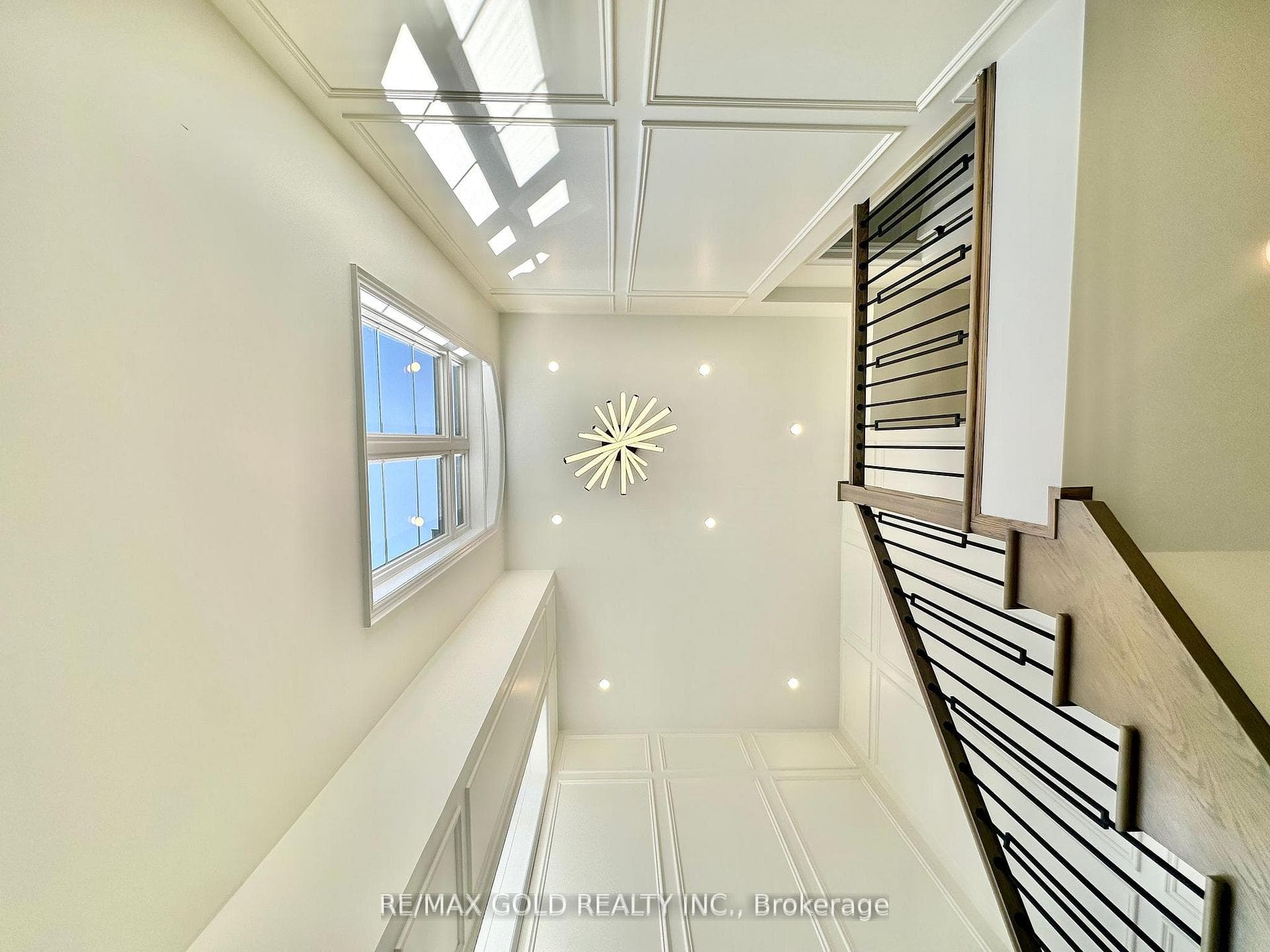53 Boulton Trail photo 4