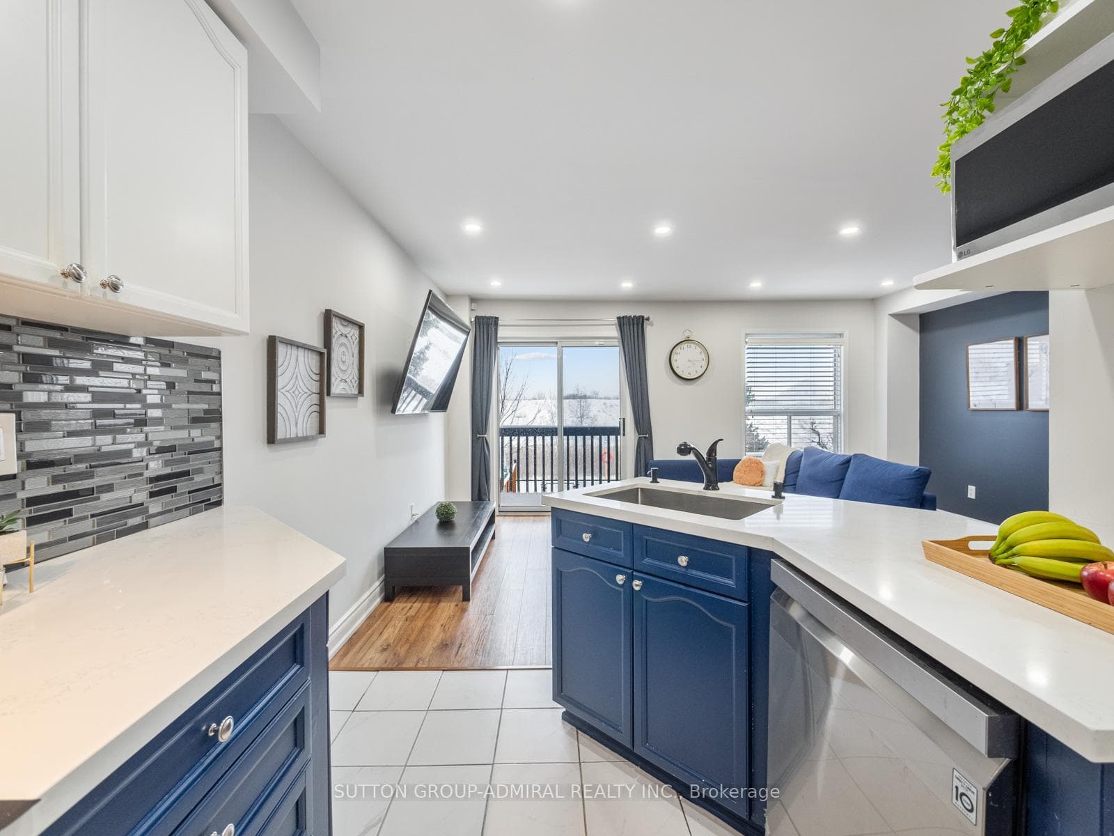 81 Parktree Drive photo 5