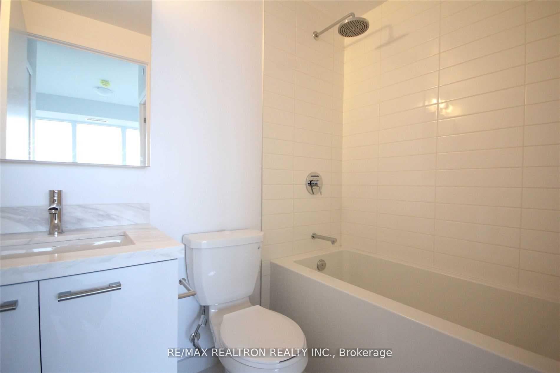 2221 Yonge Street Unit 4603 photo 10