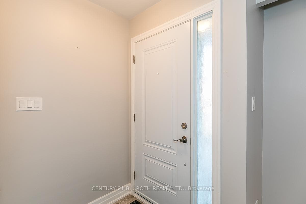 101 Peel Street photo 4