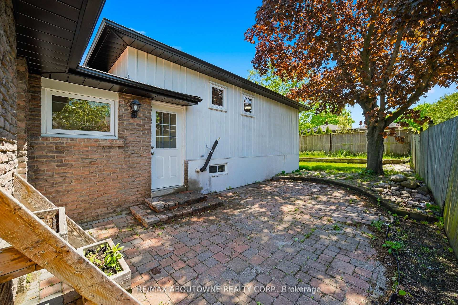 2306 Devon Road photo 32