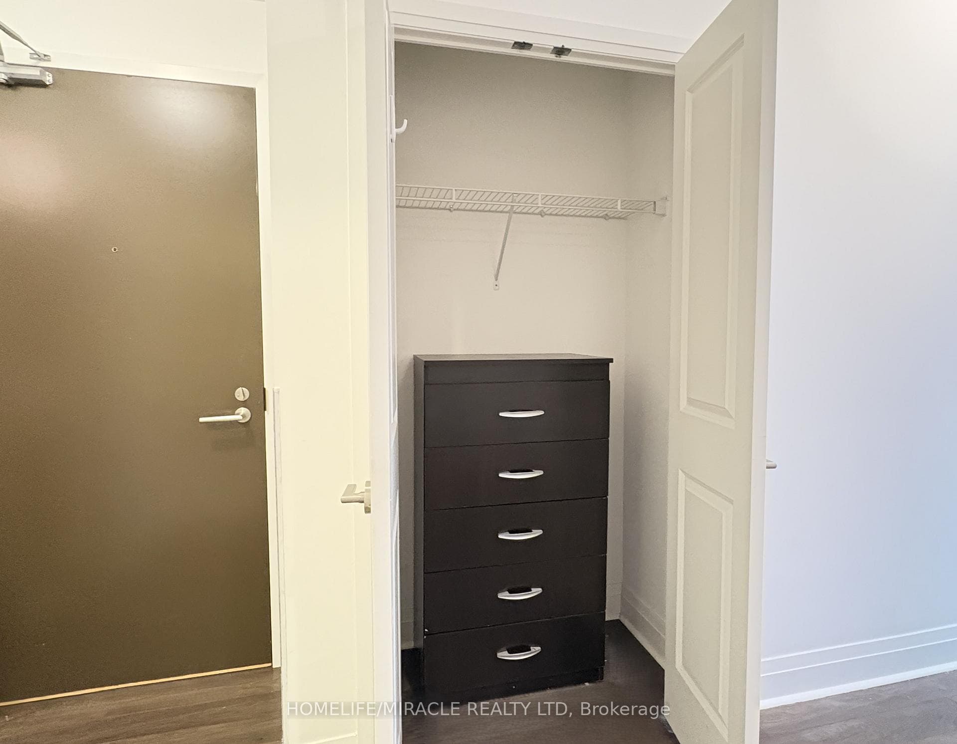 17 Zorra Street Unit 1707 photo 10