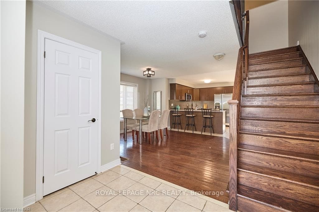 16 Durham Way photo 4