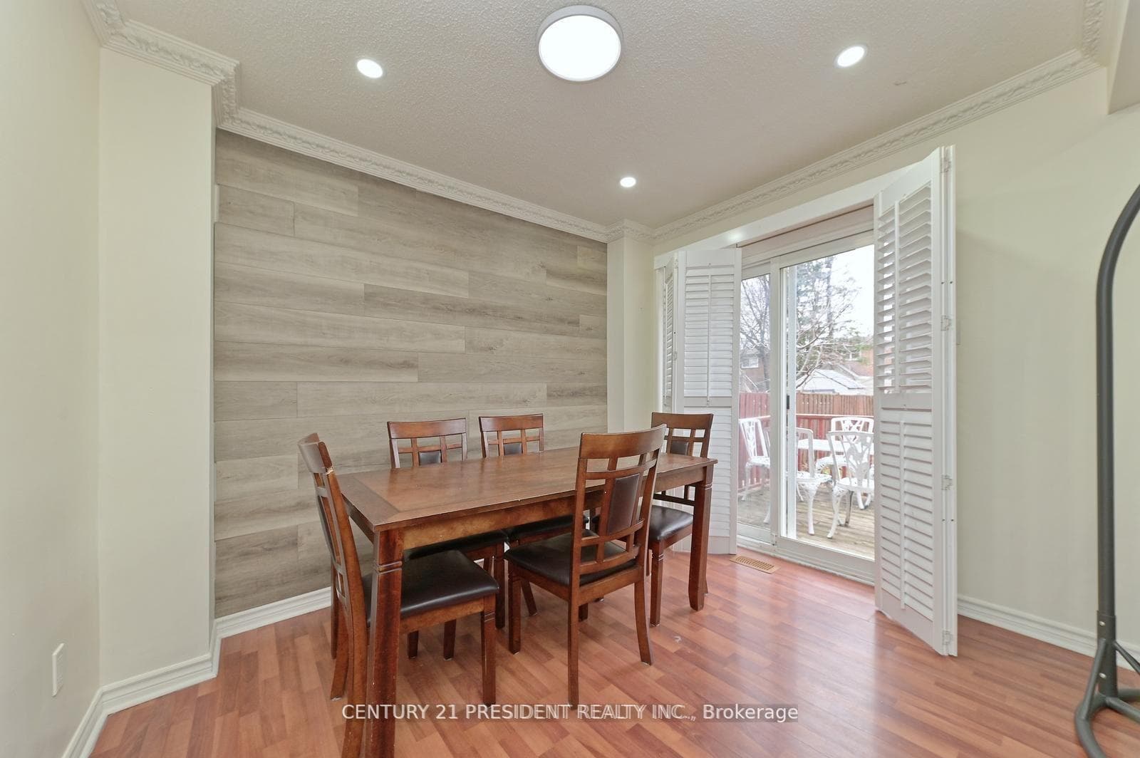 58 Bach Boulevard photo 21