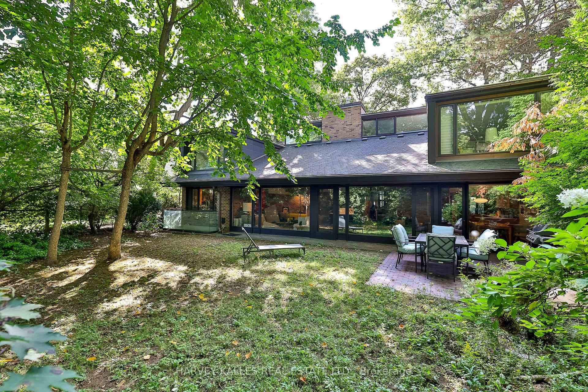 86 Cortleigh Boulevard photo 31