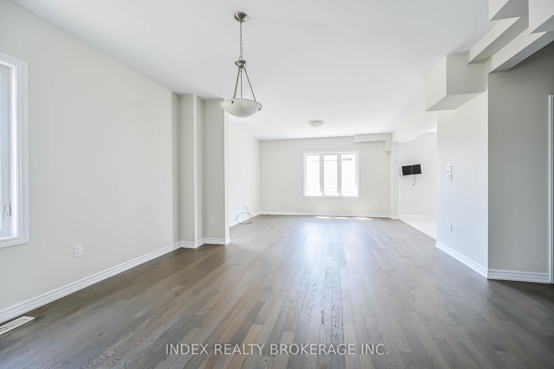 214 Mccabe Avenue photo 5