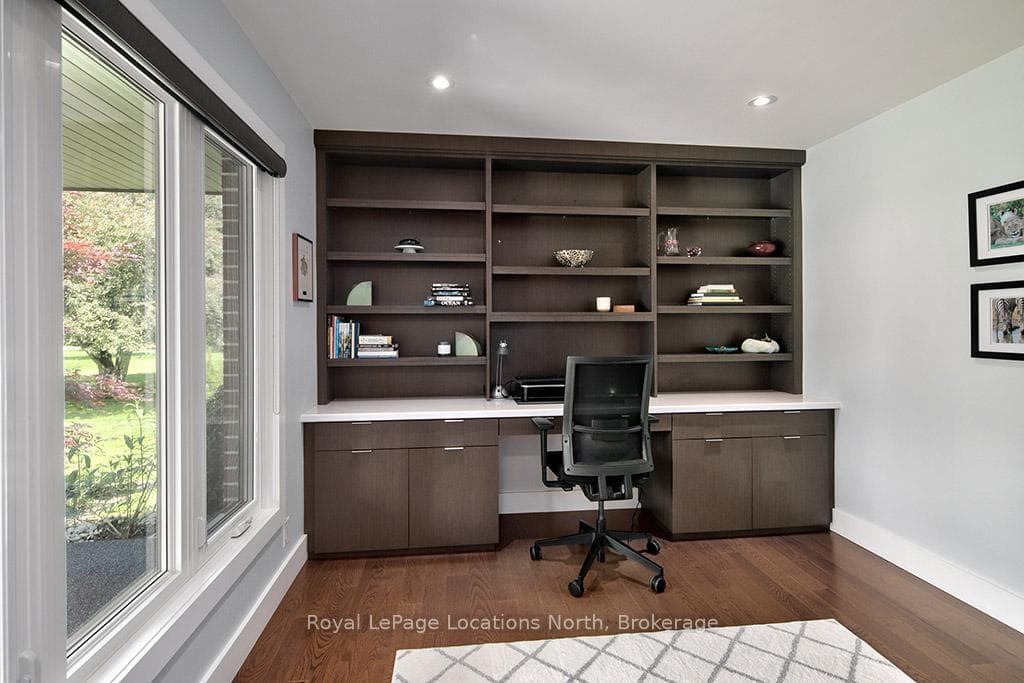 Office With Built Ins