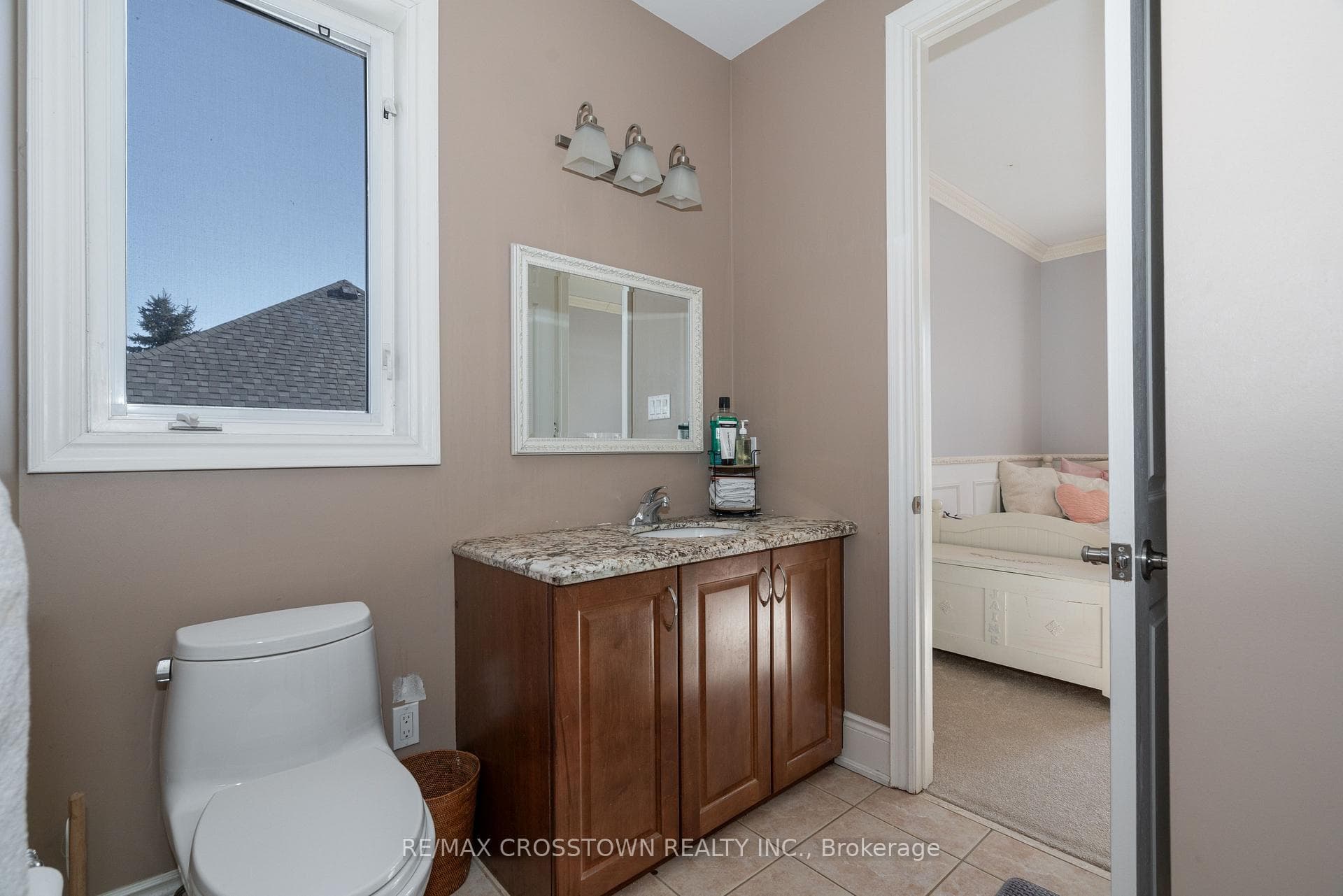 101 COUNTRY CLUB Drive photo 32