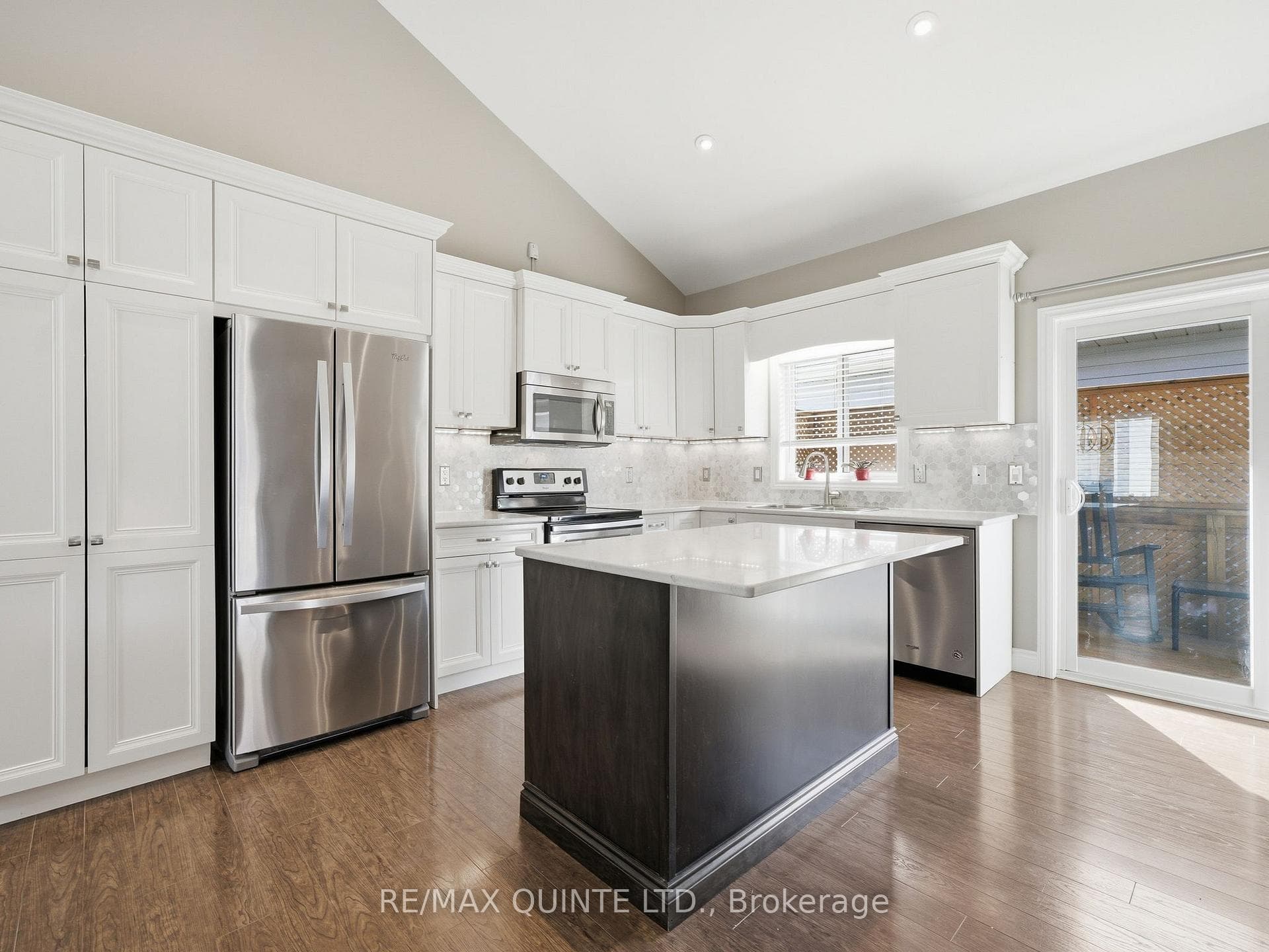 Quartz counters, lots of cabinet storage.