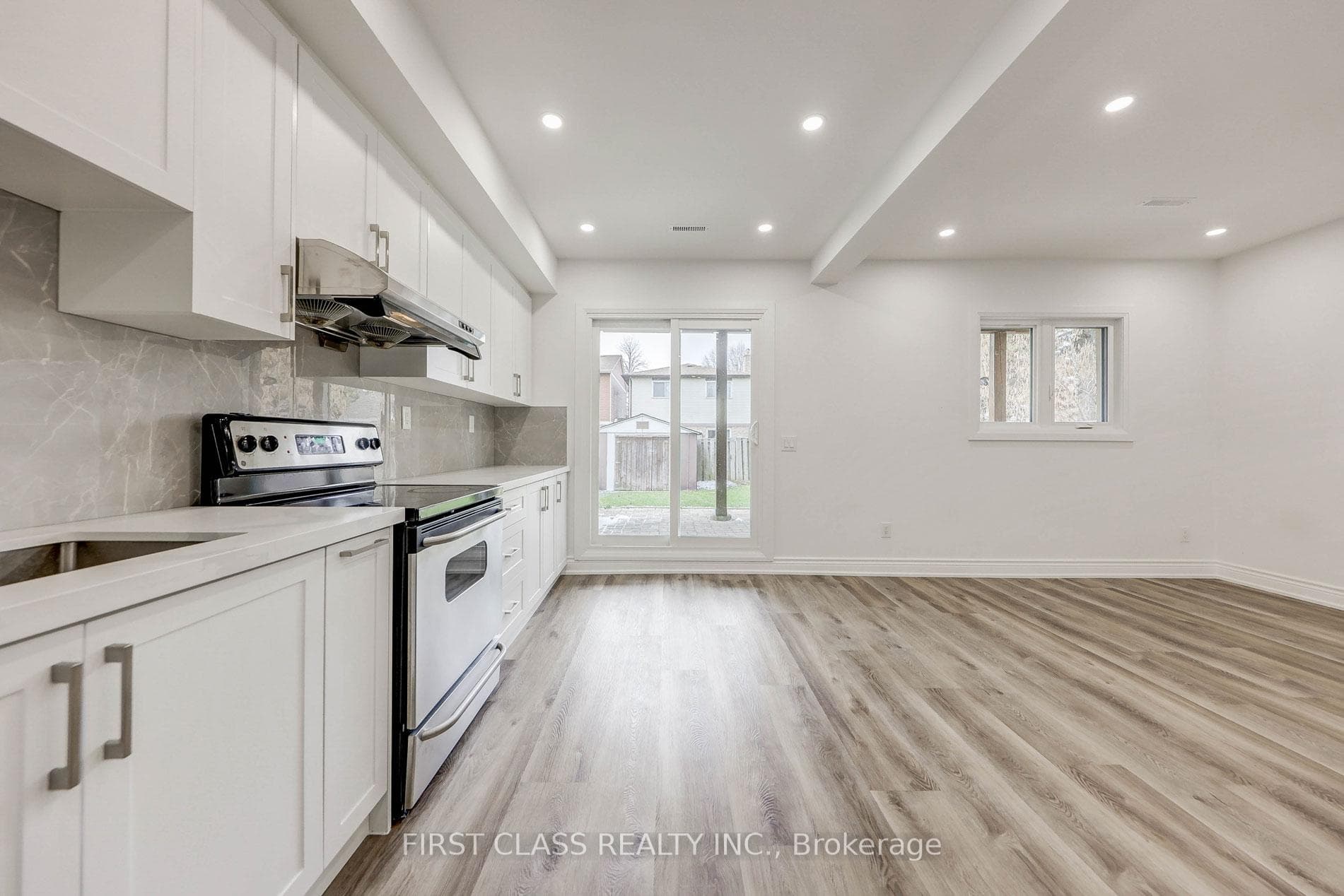 85 Madsen Crescent photo 24