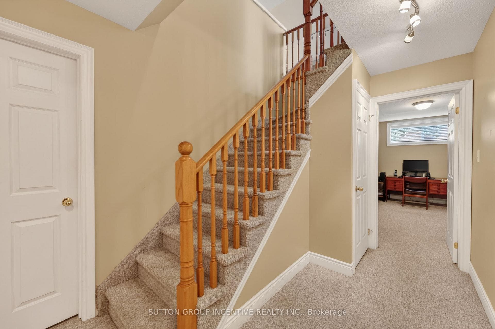 101 Lion's Gate Boulevard photo 30