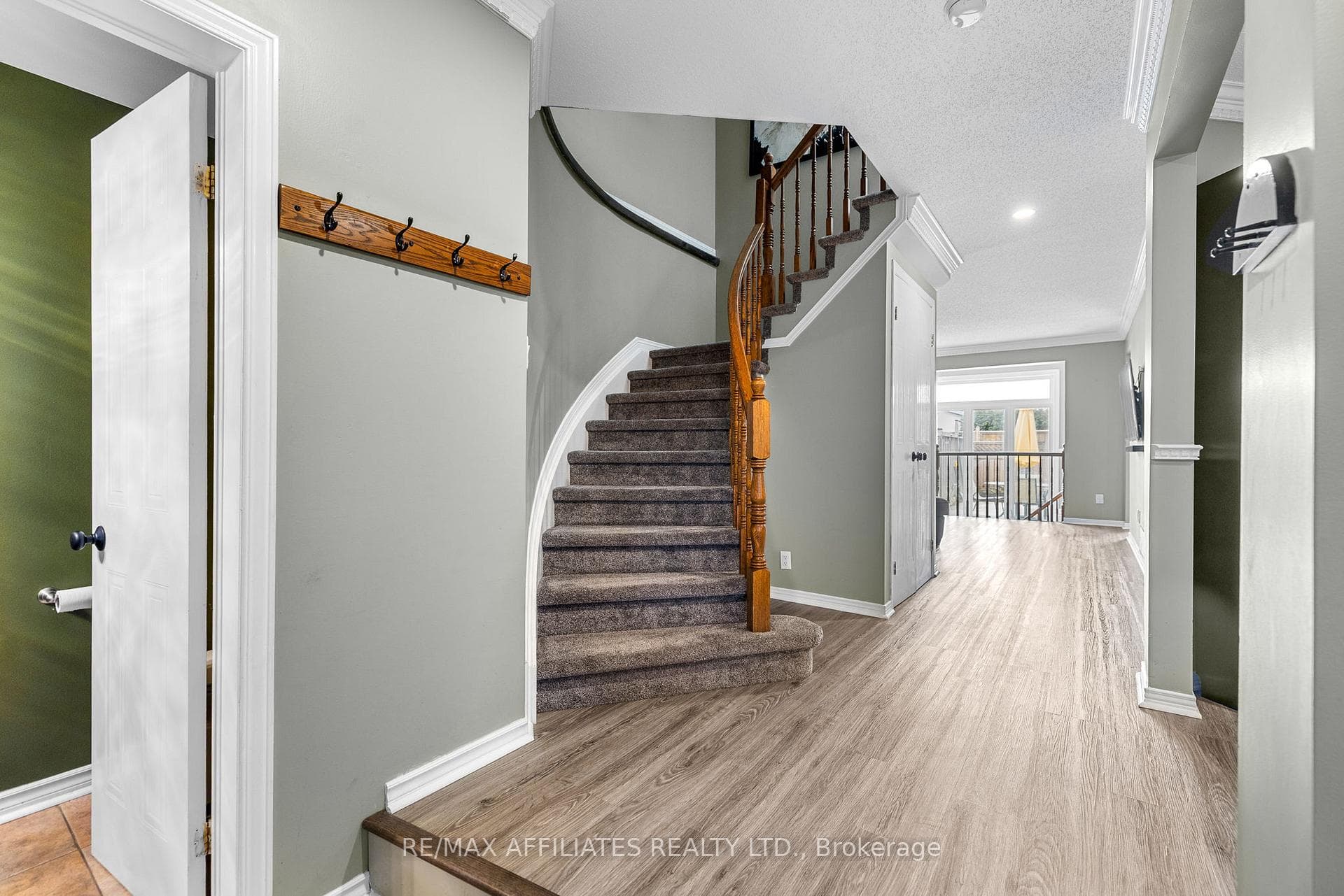 1494 Corsham Avenue photo 2