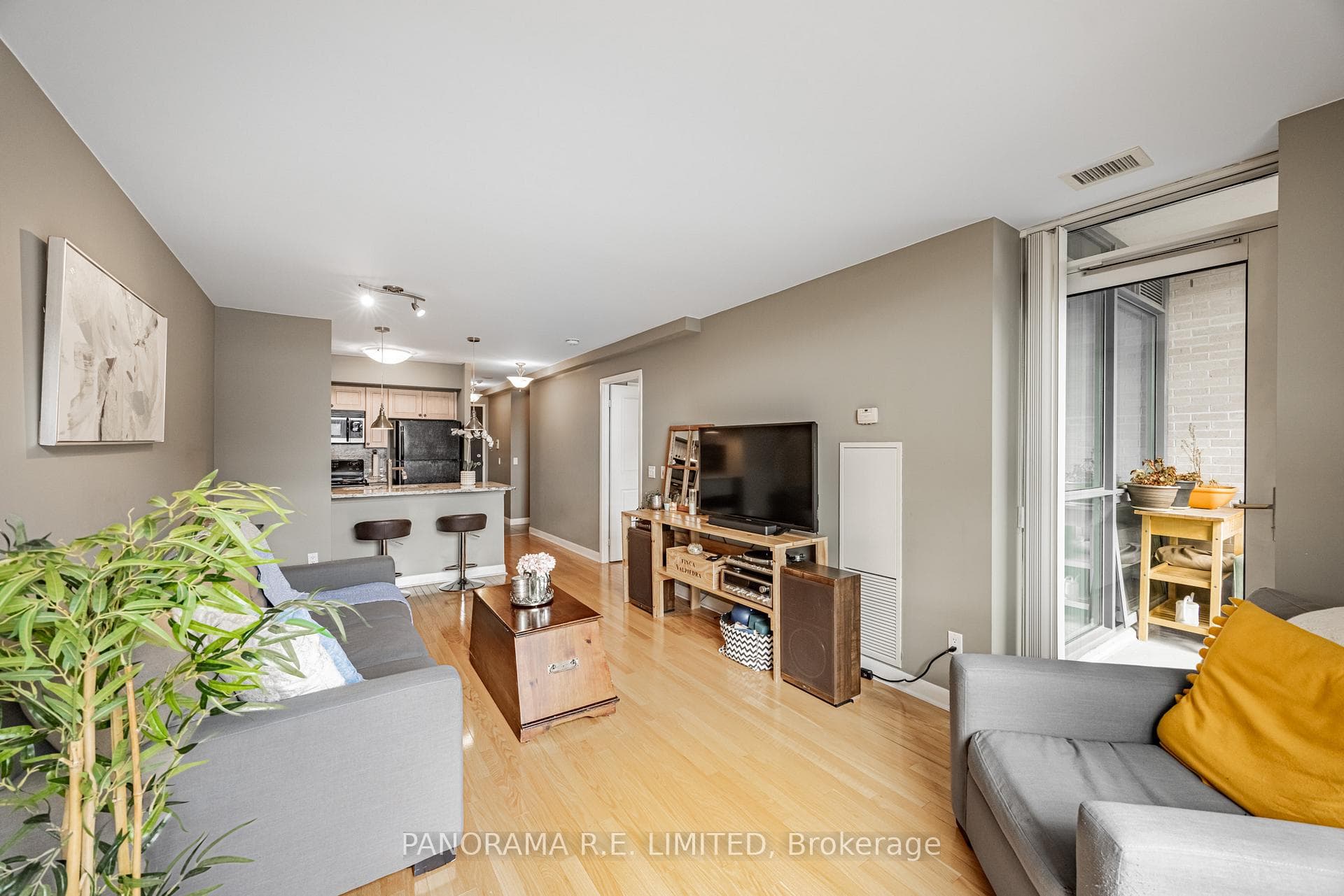 225 Sherway Gardens Road Unit 310 photo 3