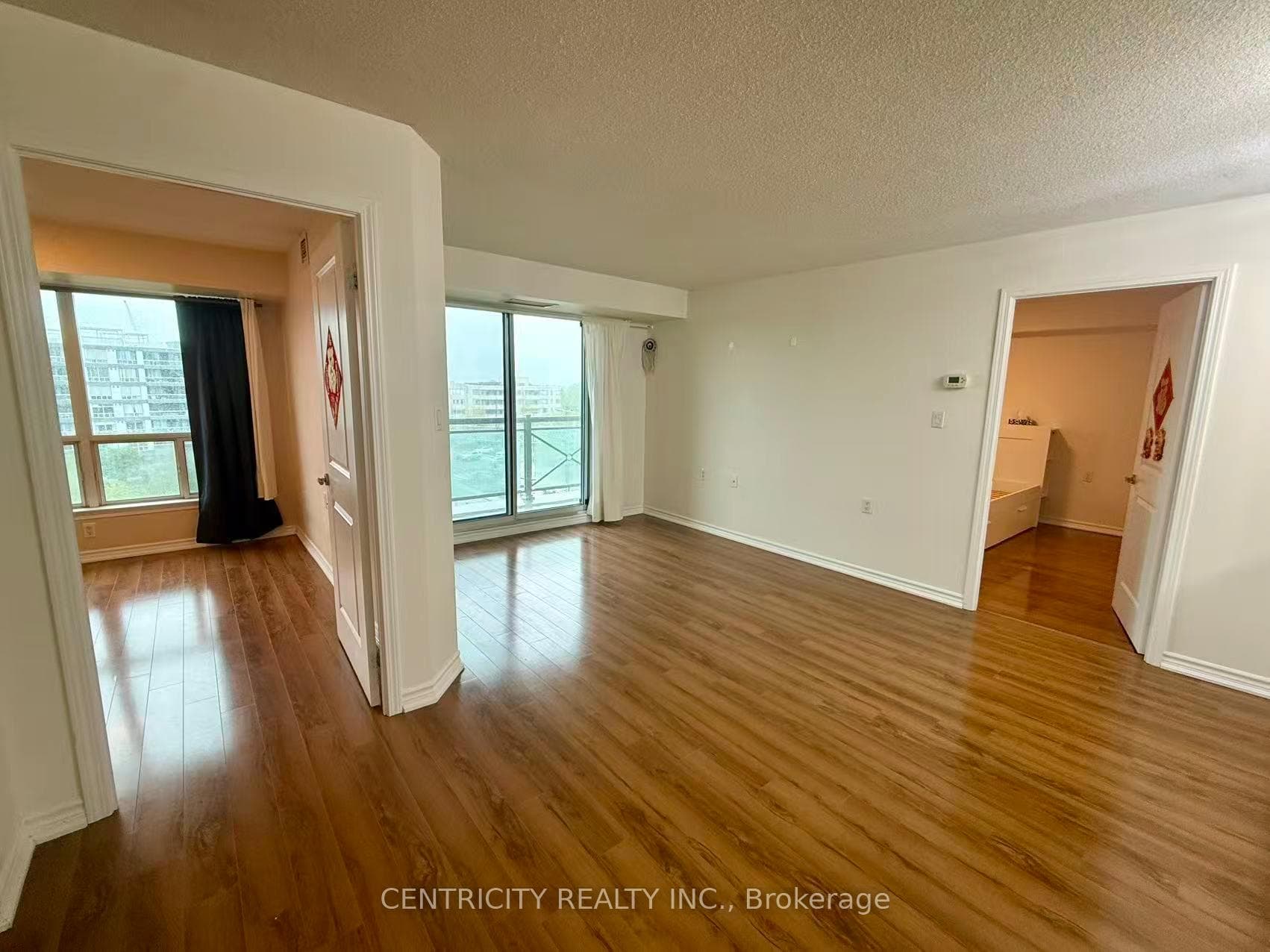 920 Sheppard Avenue Unit 605 photo 4