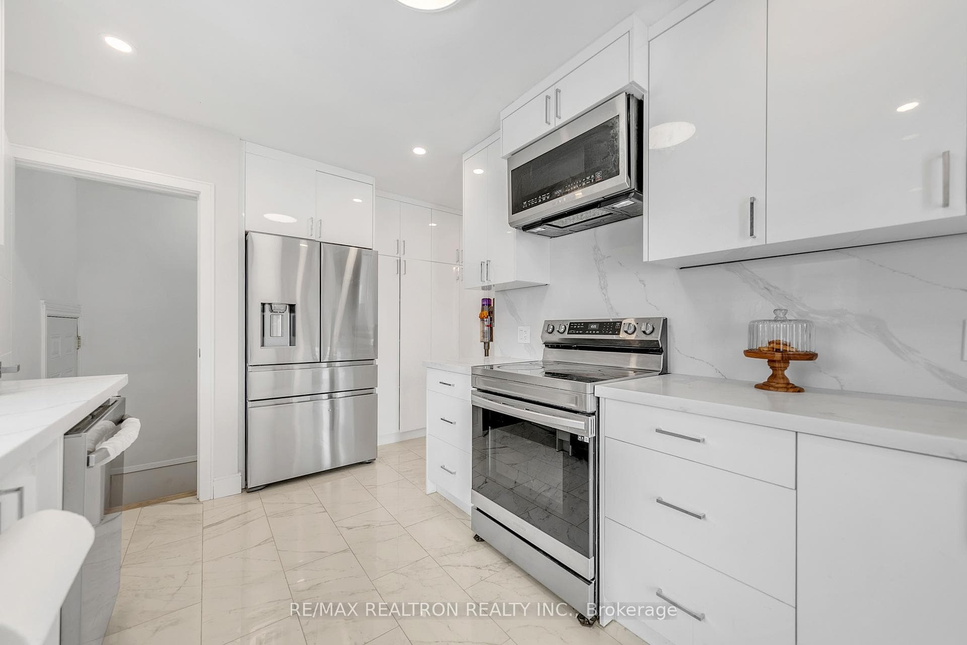 50 Lindsay Avenue photo 11