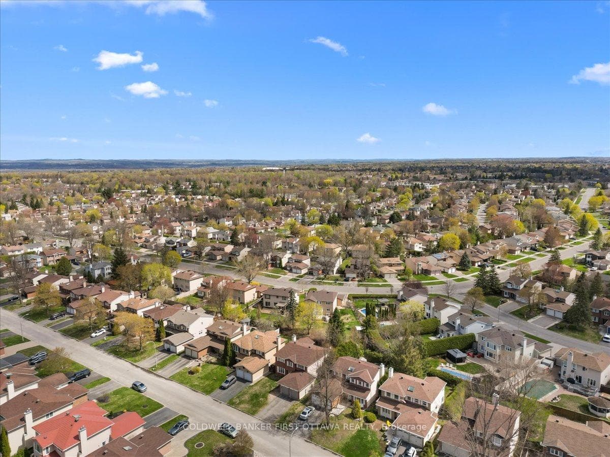 1841 Thistleleaf Crescent photo 43