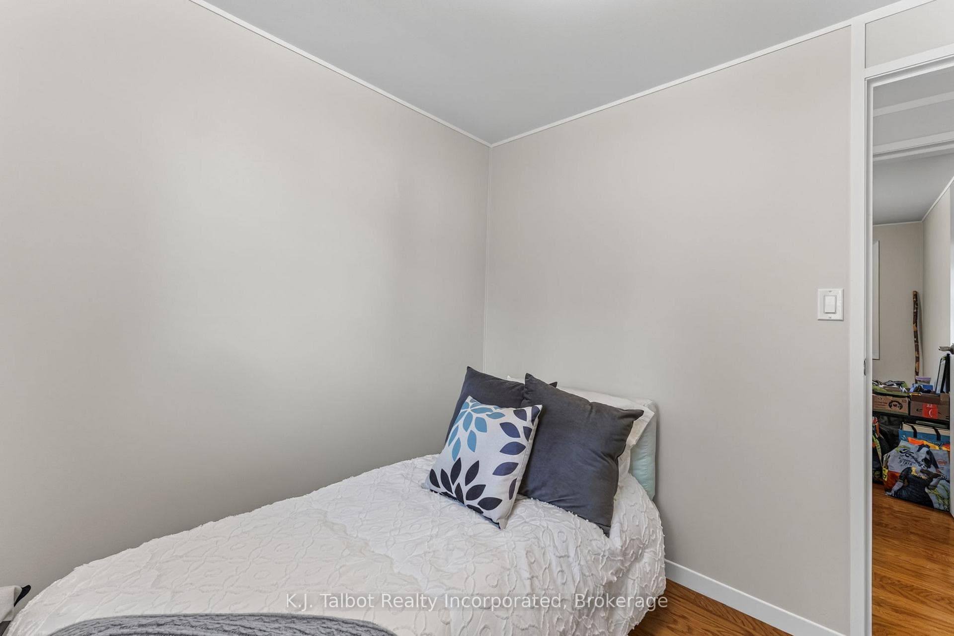 232 Picton Street photo 25