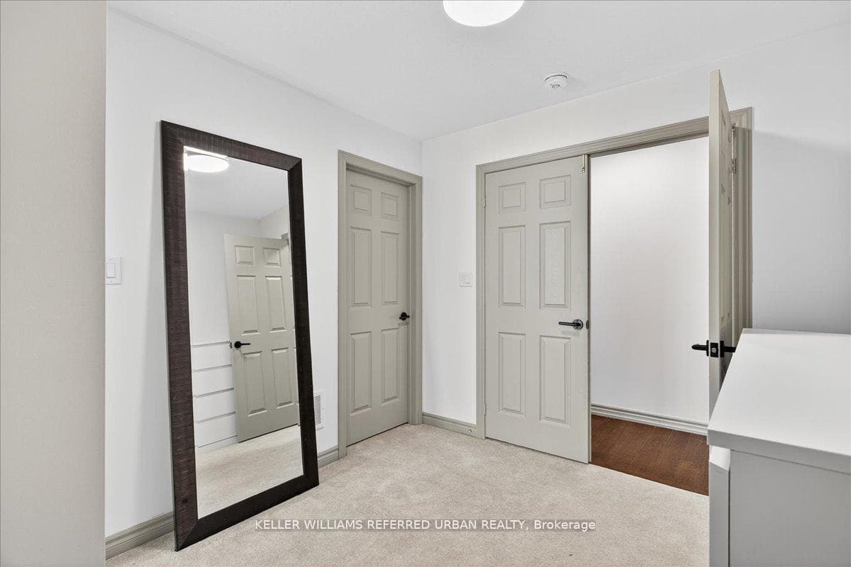 431 Rita's Avenue photo 31