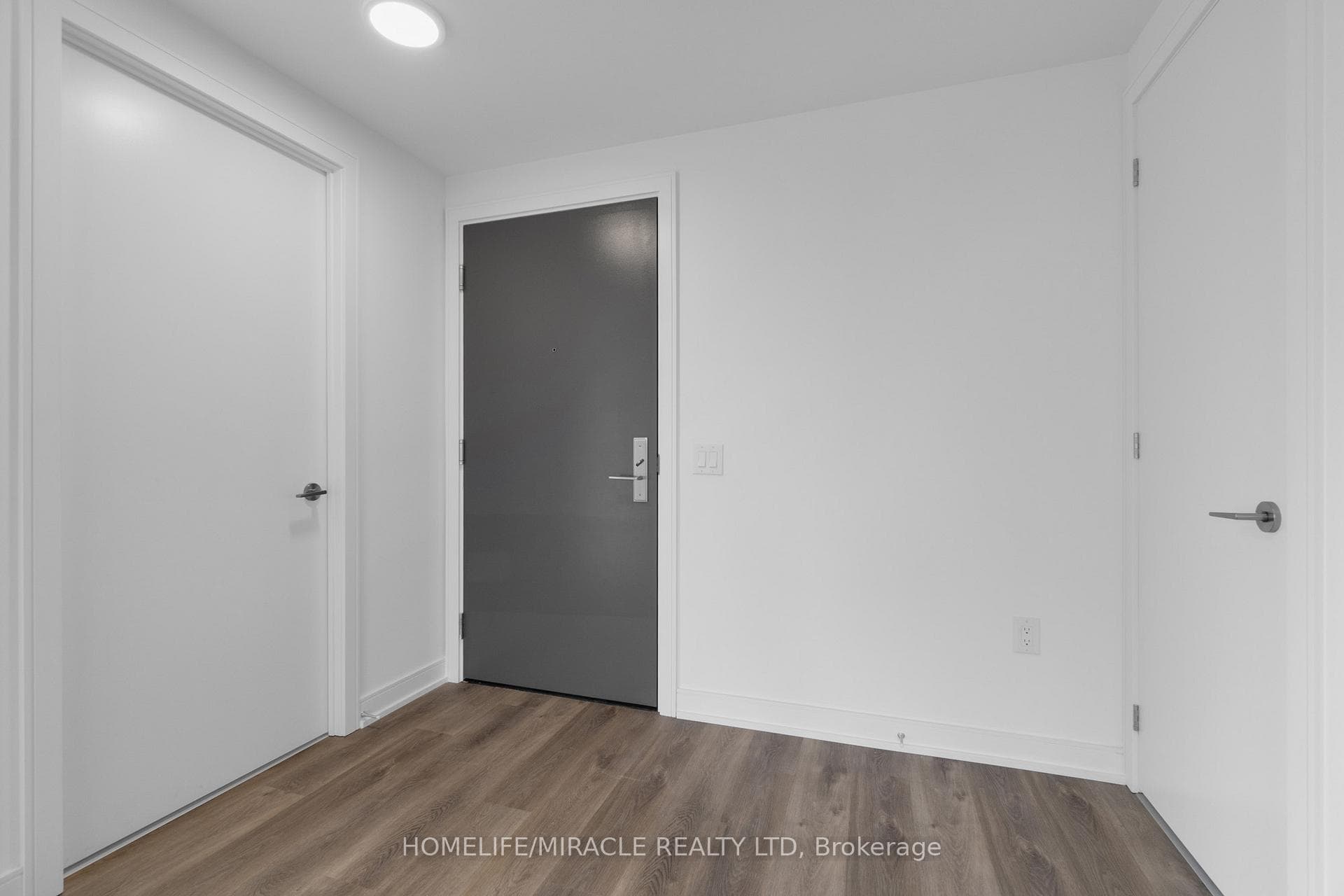 86 Dundas Street Unit 320 photo 5
