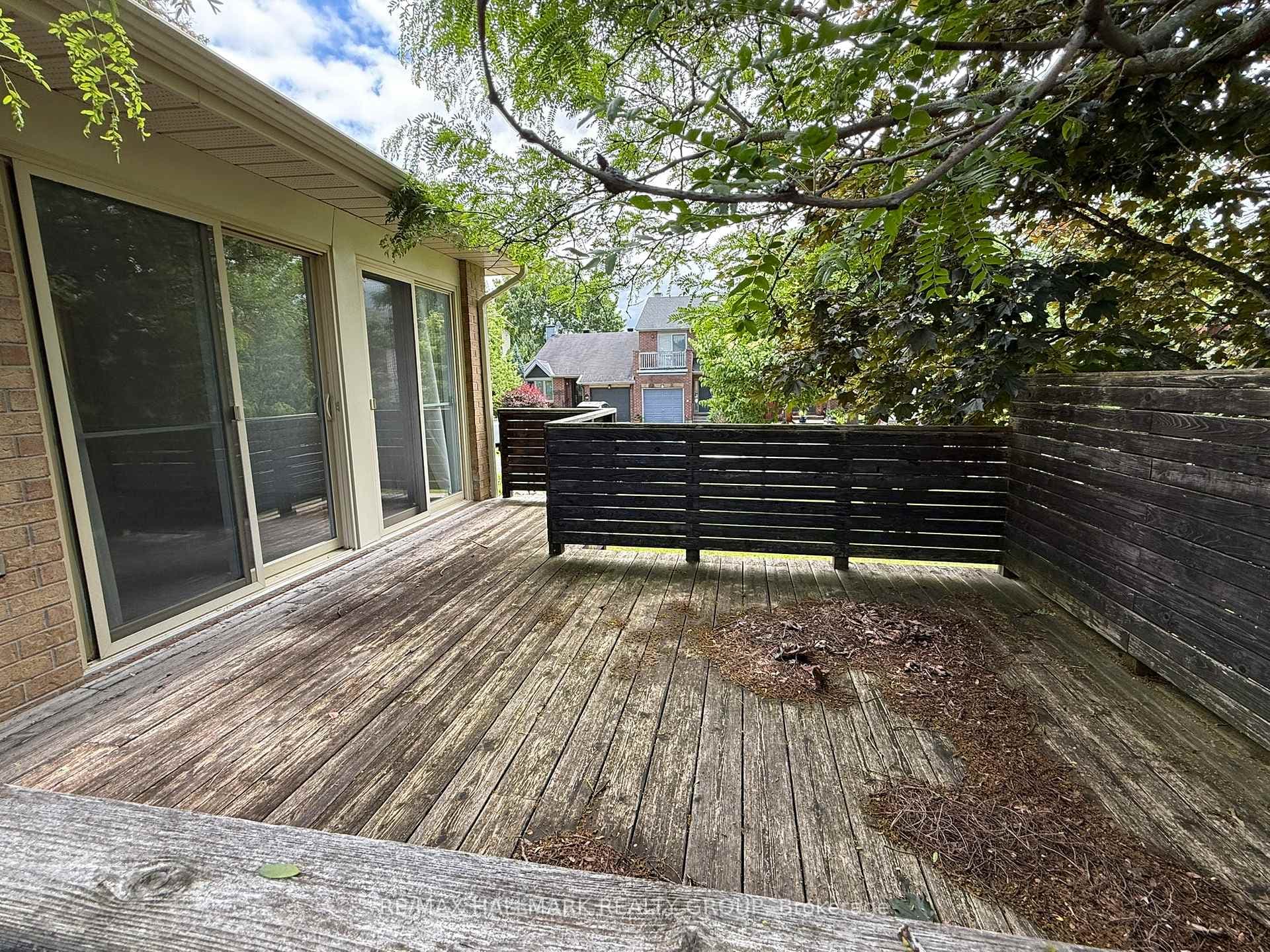 204 Dunbarton Court photo 26