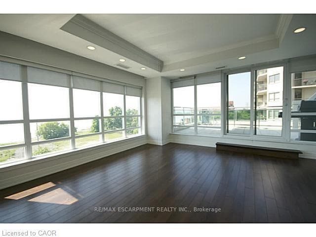 360 Pearl Street Unit 403 photo 6