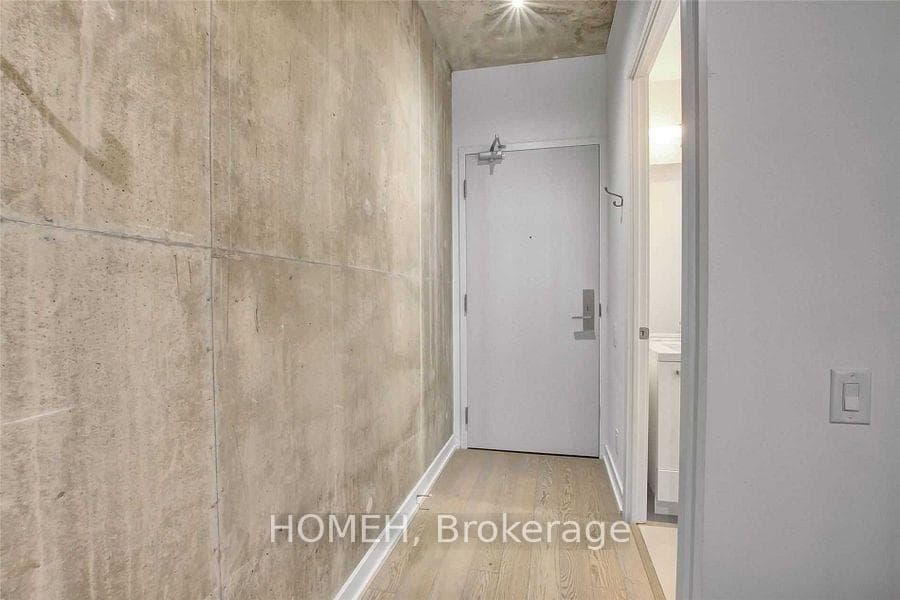 39 Brant Street Unit 523 photo 12