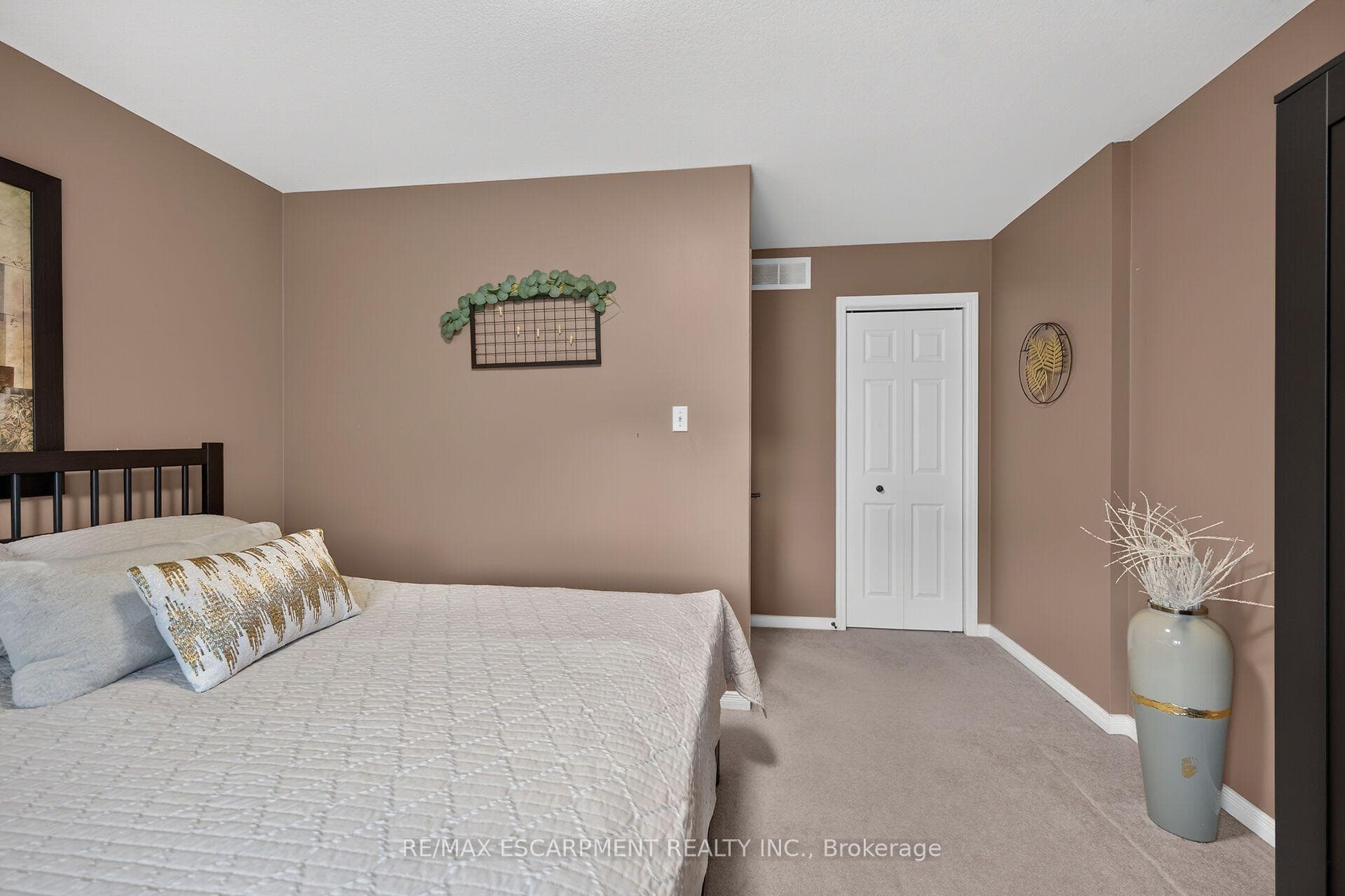 1328 Upper Sherman Avenue Unit 17 photo 23