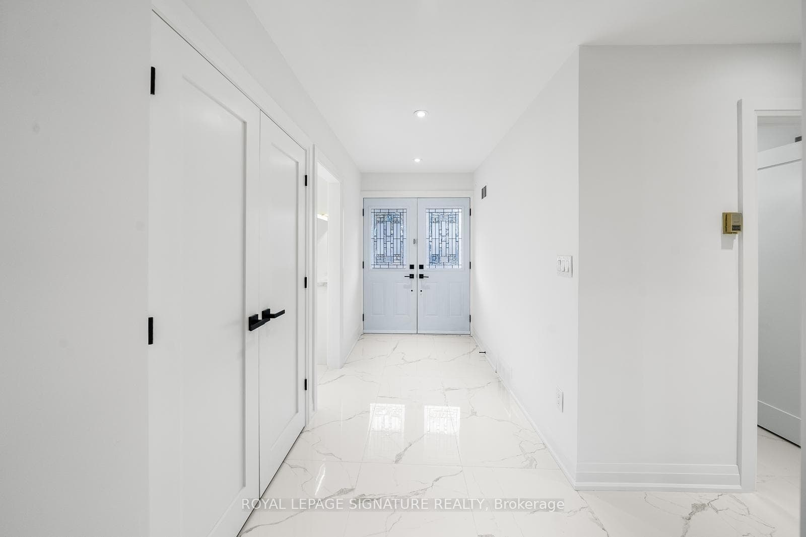 21 Donwoods Drive Unit Upper photo 4