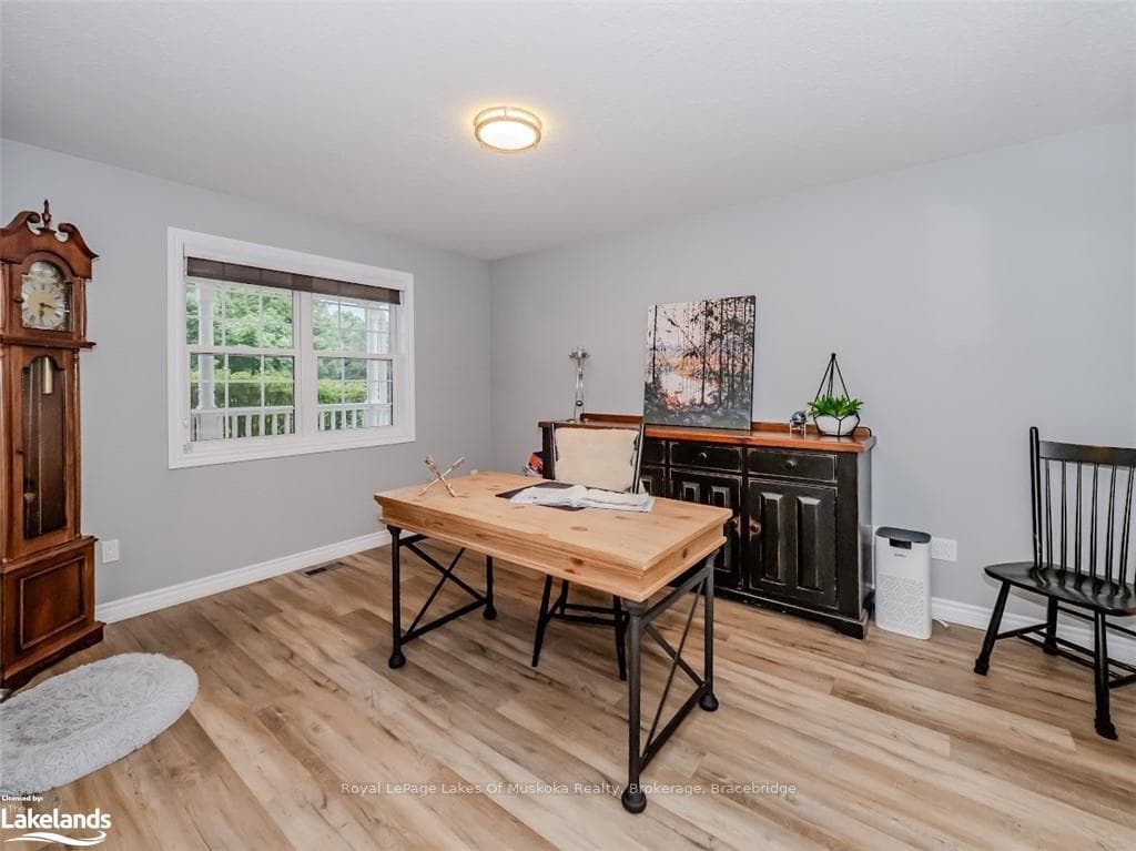20 COATES Avenue photo 14