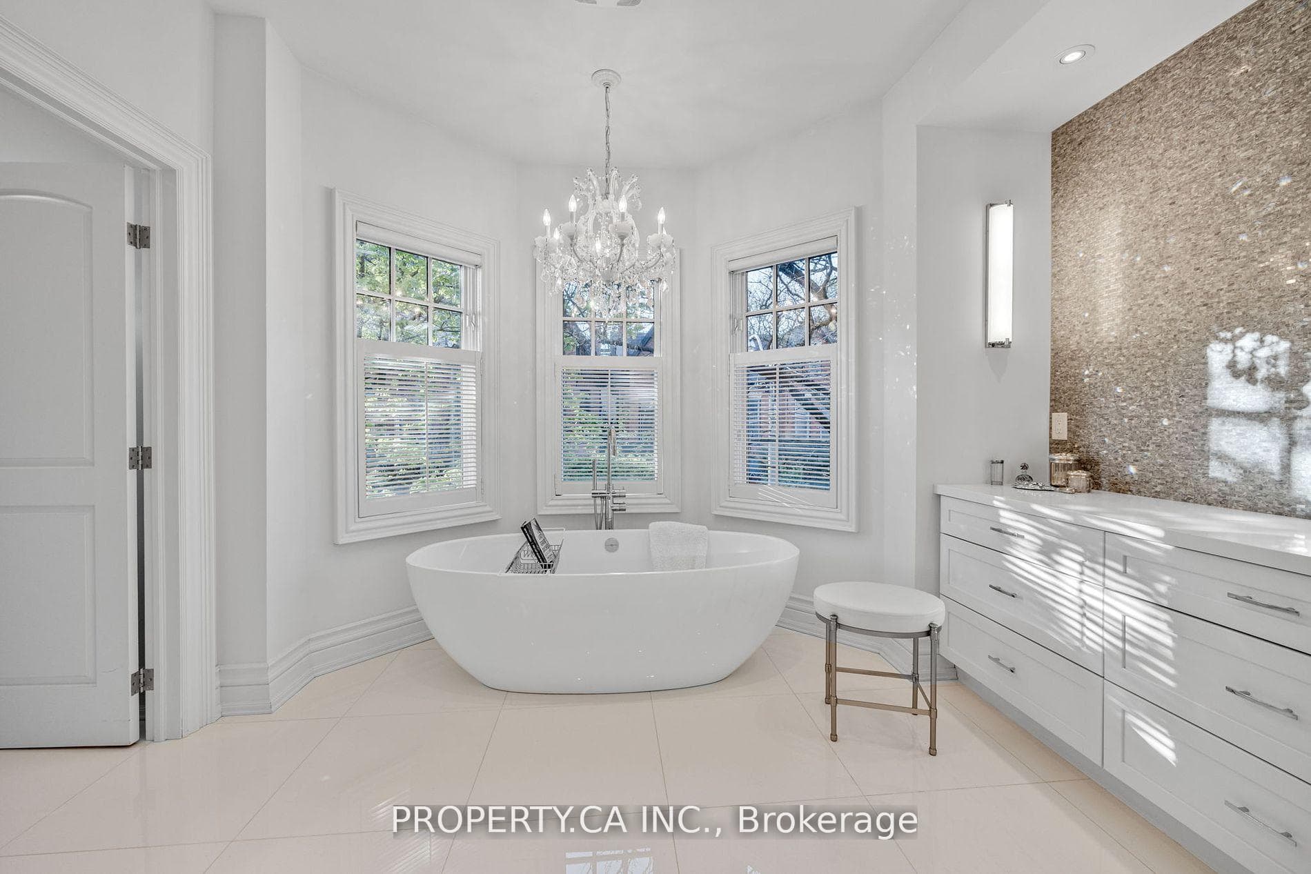 27 Webster Avenue photo 17