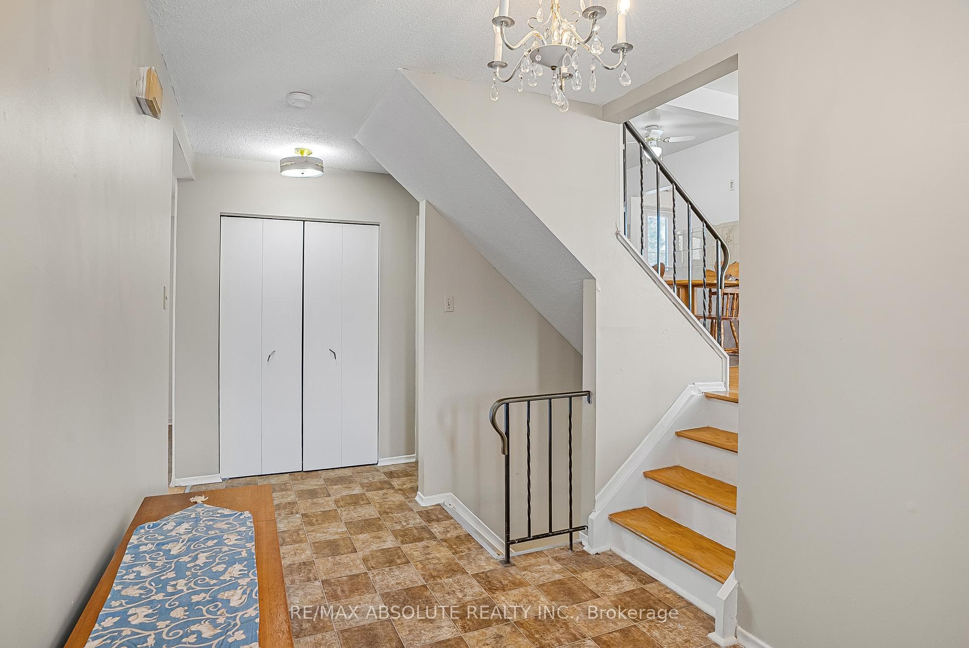 1739 Fisher Avenue photo 5