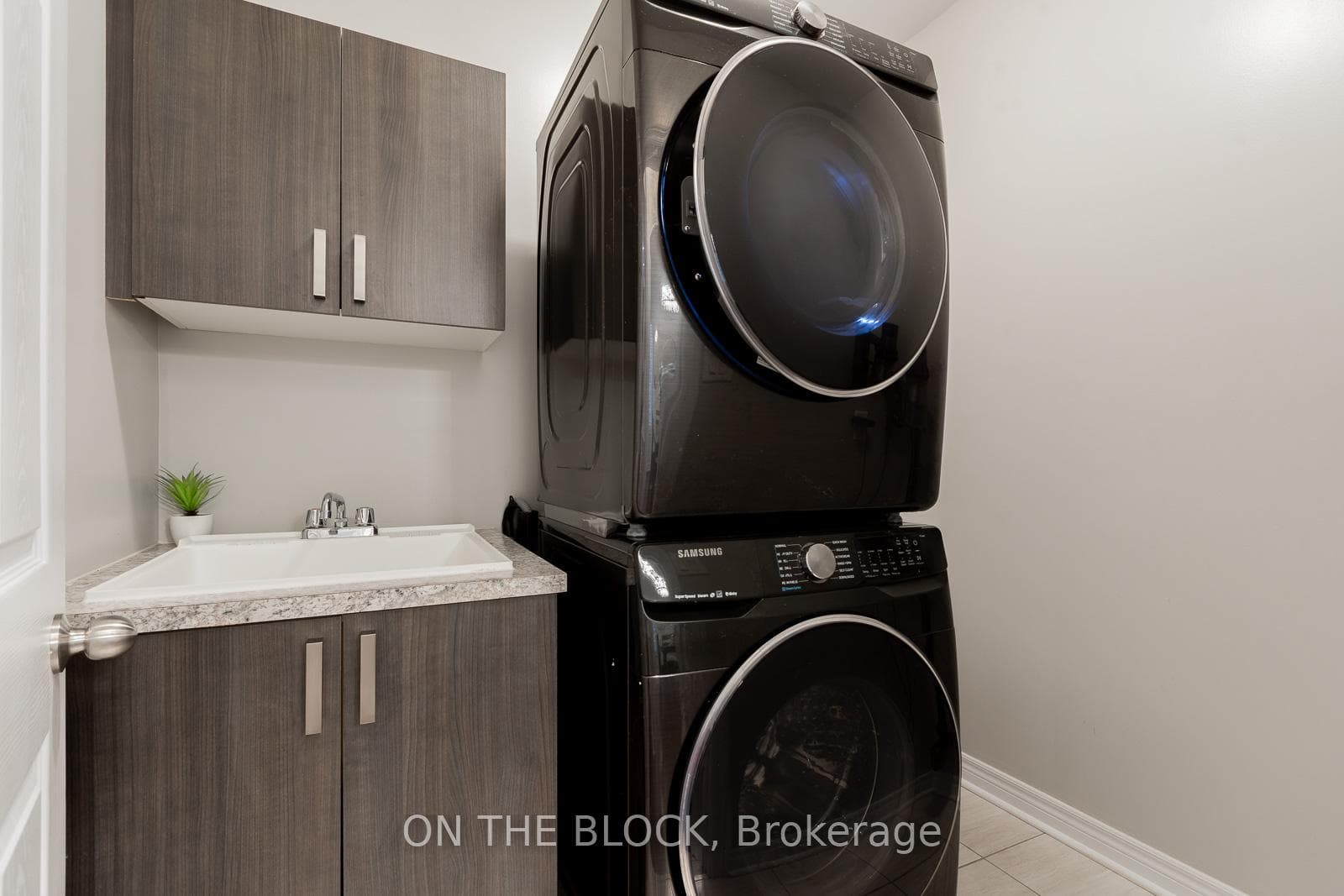 125 Leney Street photo 5