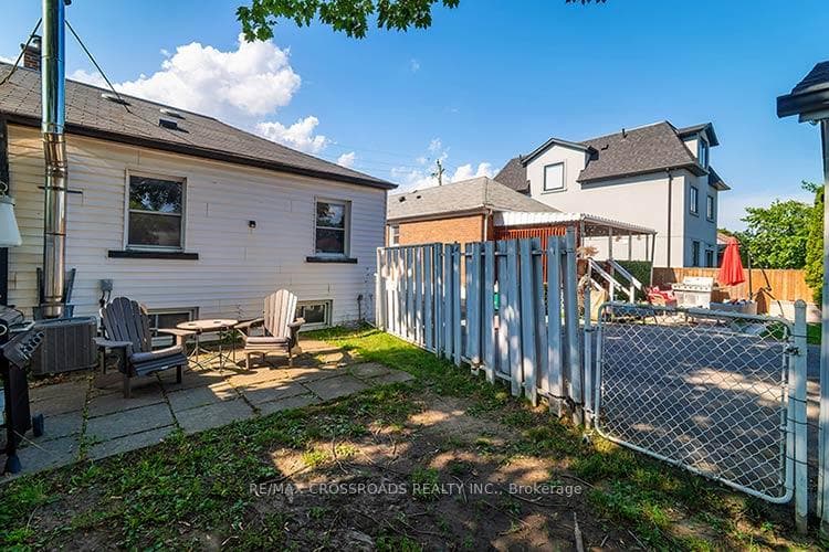 65 Manitoba Street photo 31