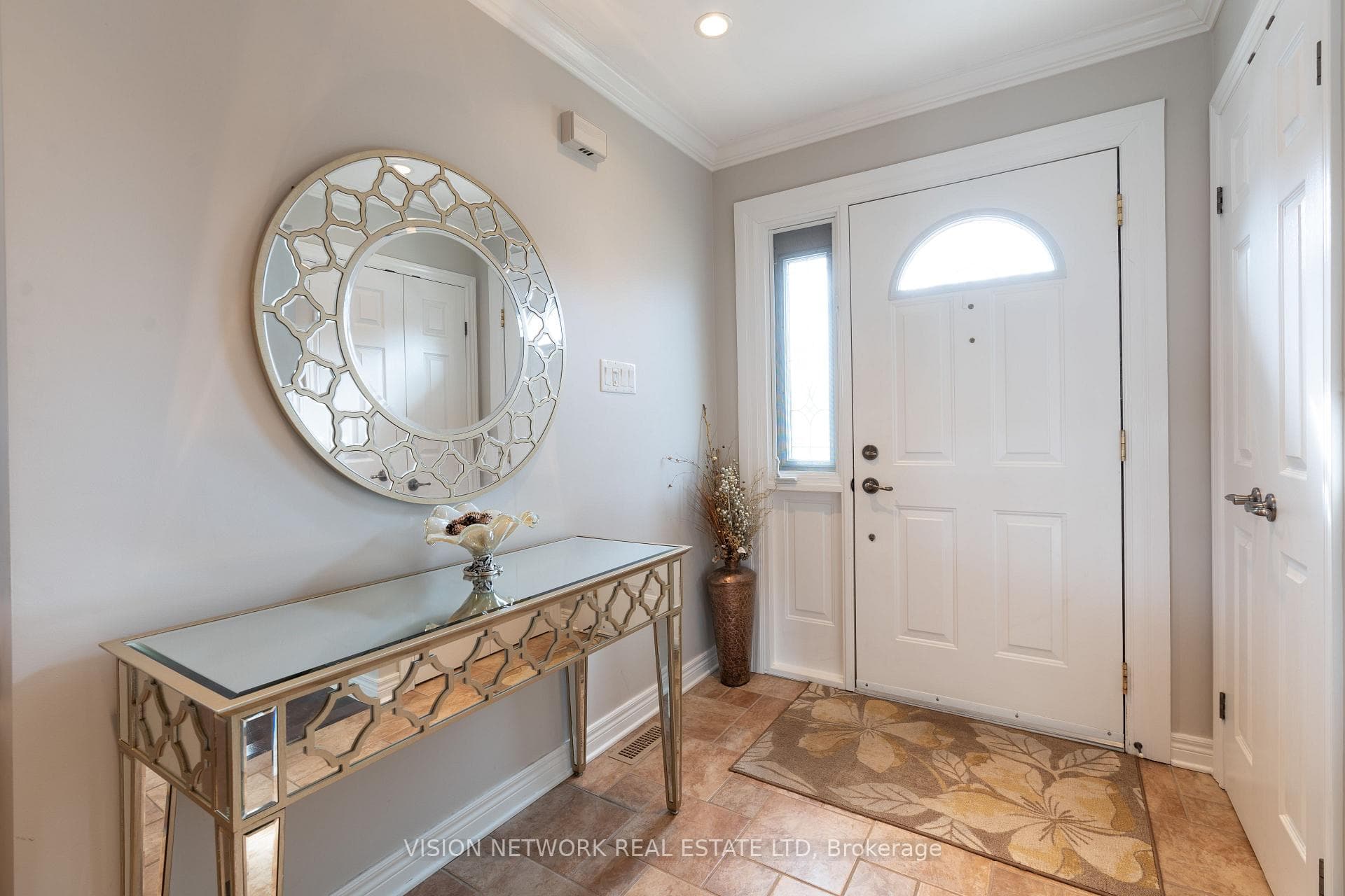 1386 Hastings Drive photo 4