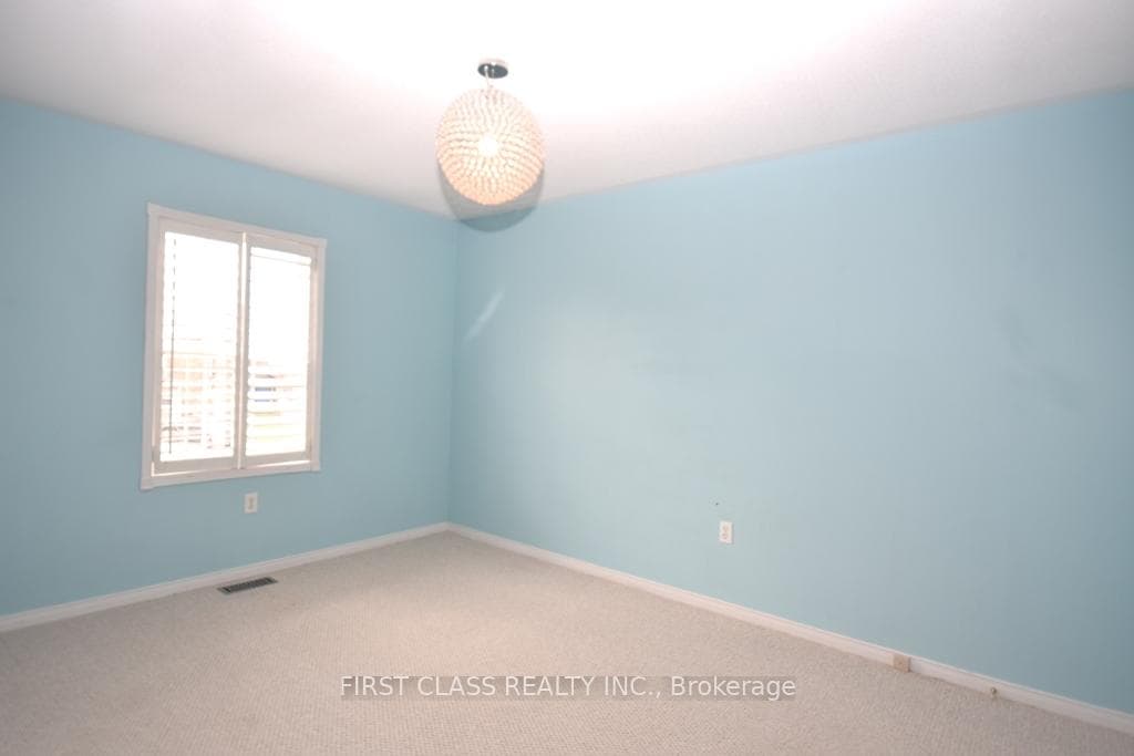 19 Dopp Crescent Unit Main photo 17