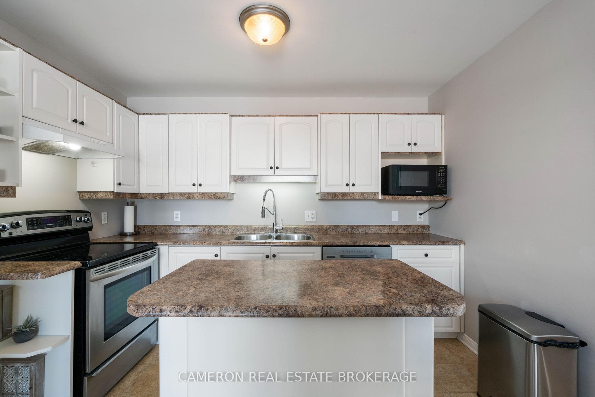 3215 Johnston Avenue photo 7