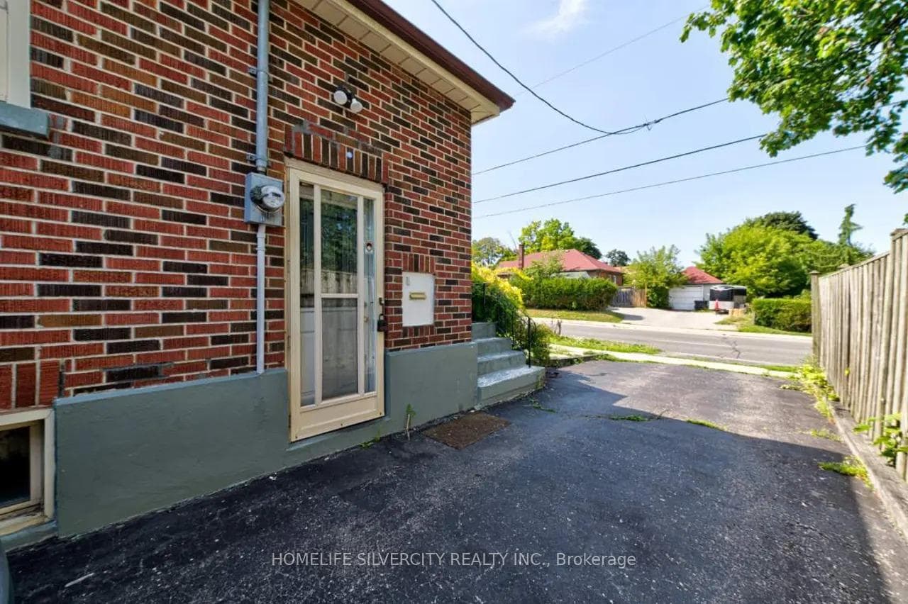 525 Bond Street photo 1