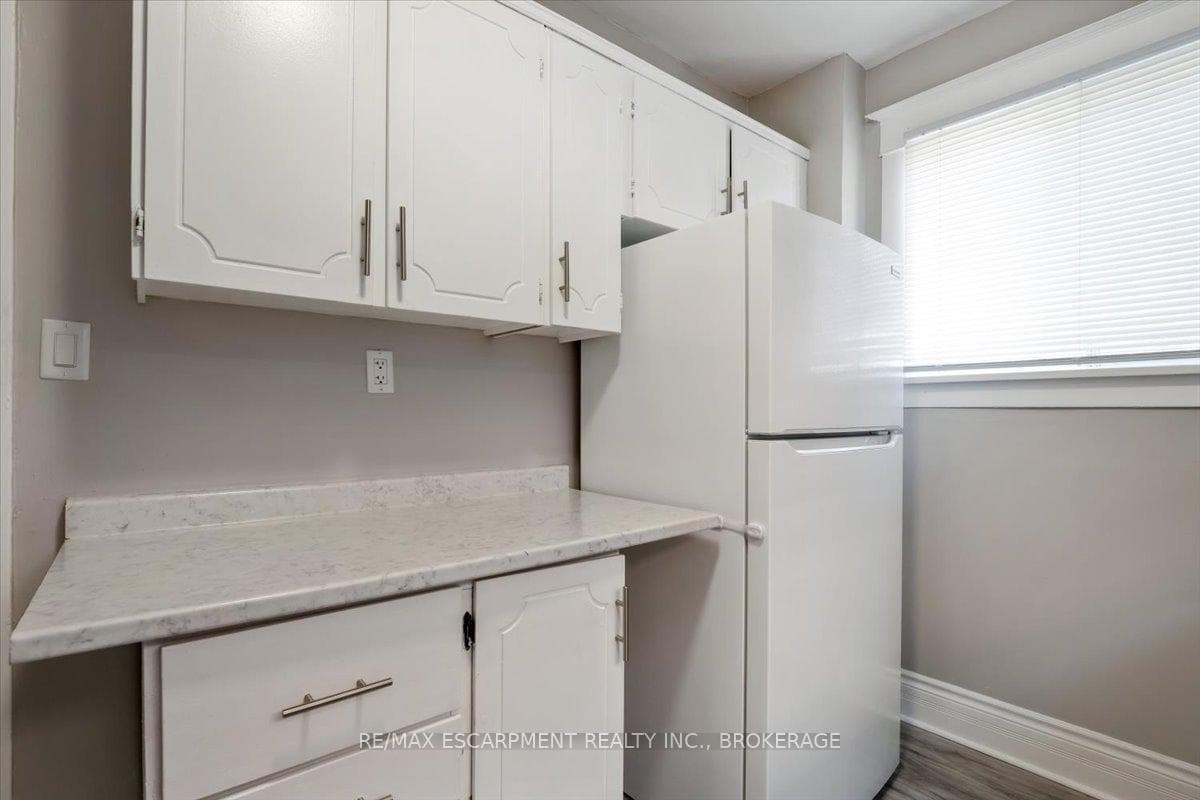 3 Carleton Street Unit Main photo 11