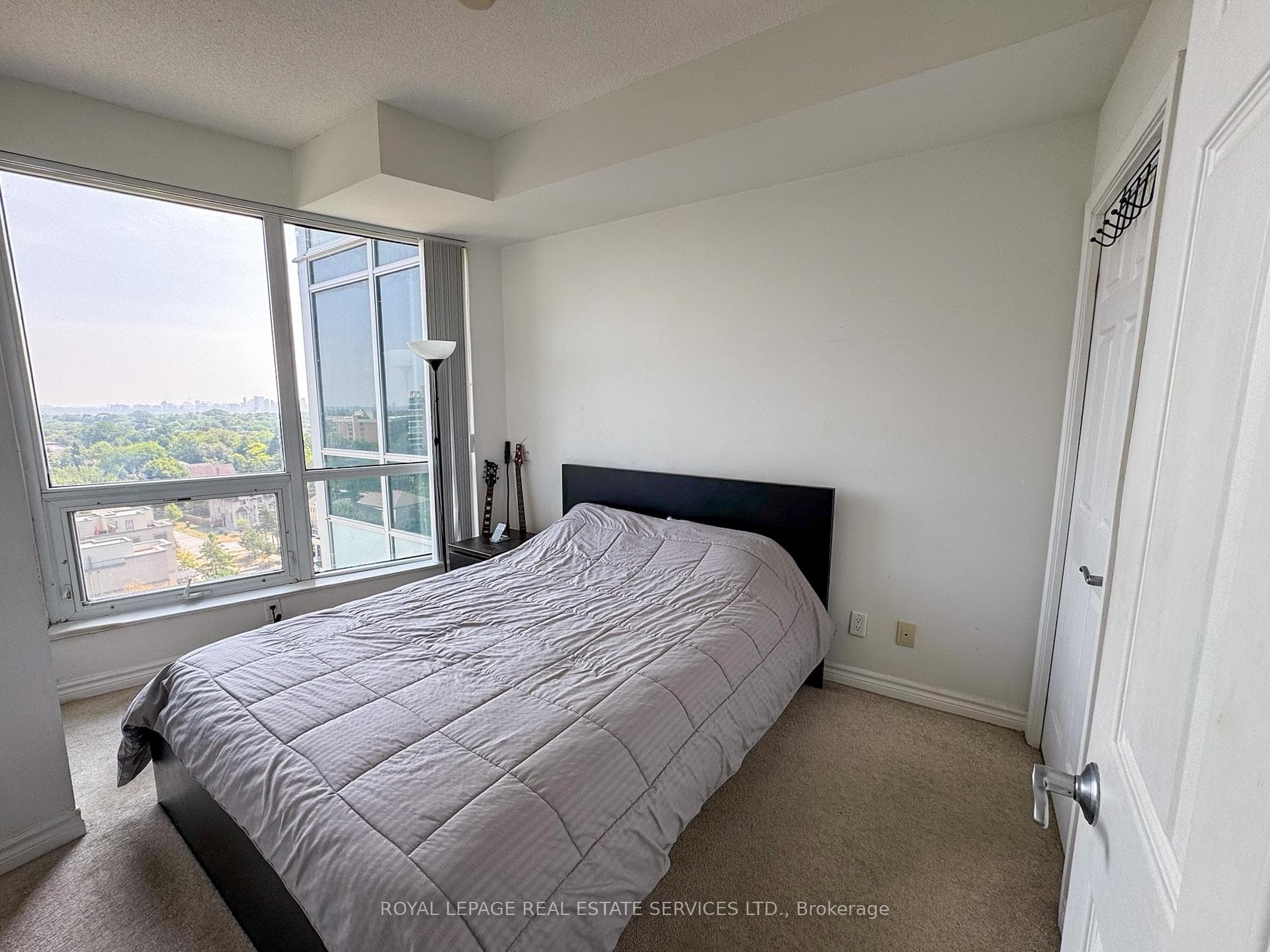 18 Holmes Avenue Unit 1002 photo 8