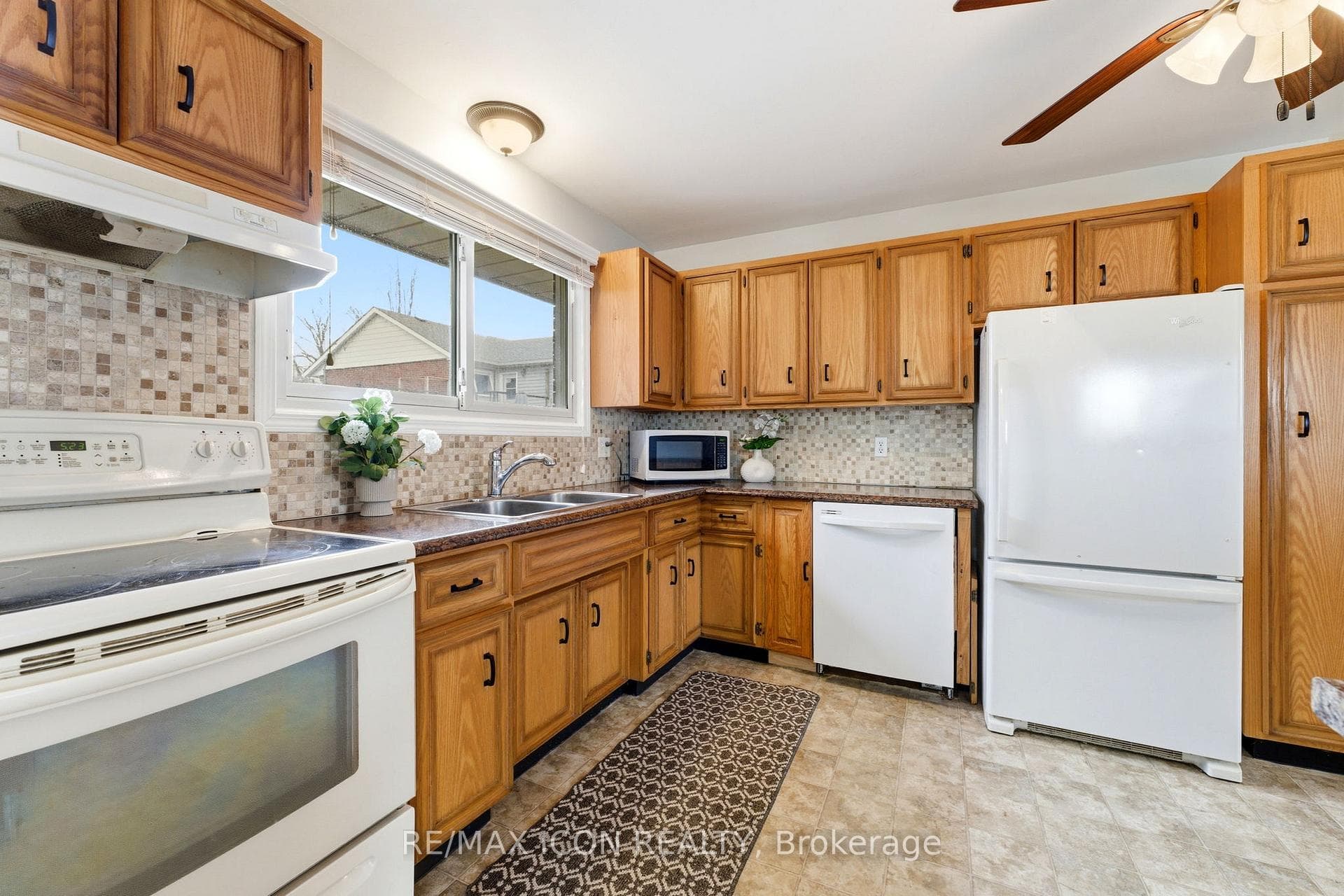 13 Greenwood Drive photo 9